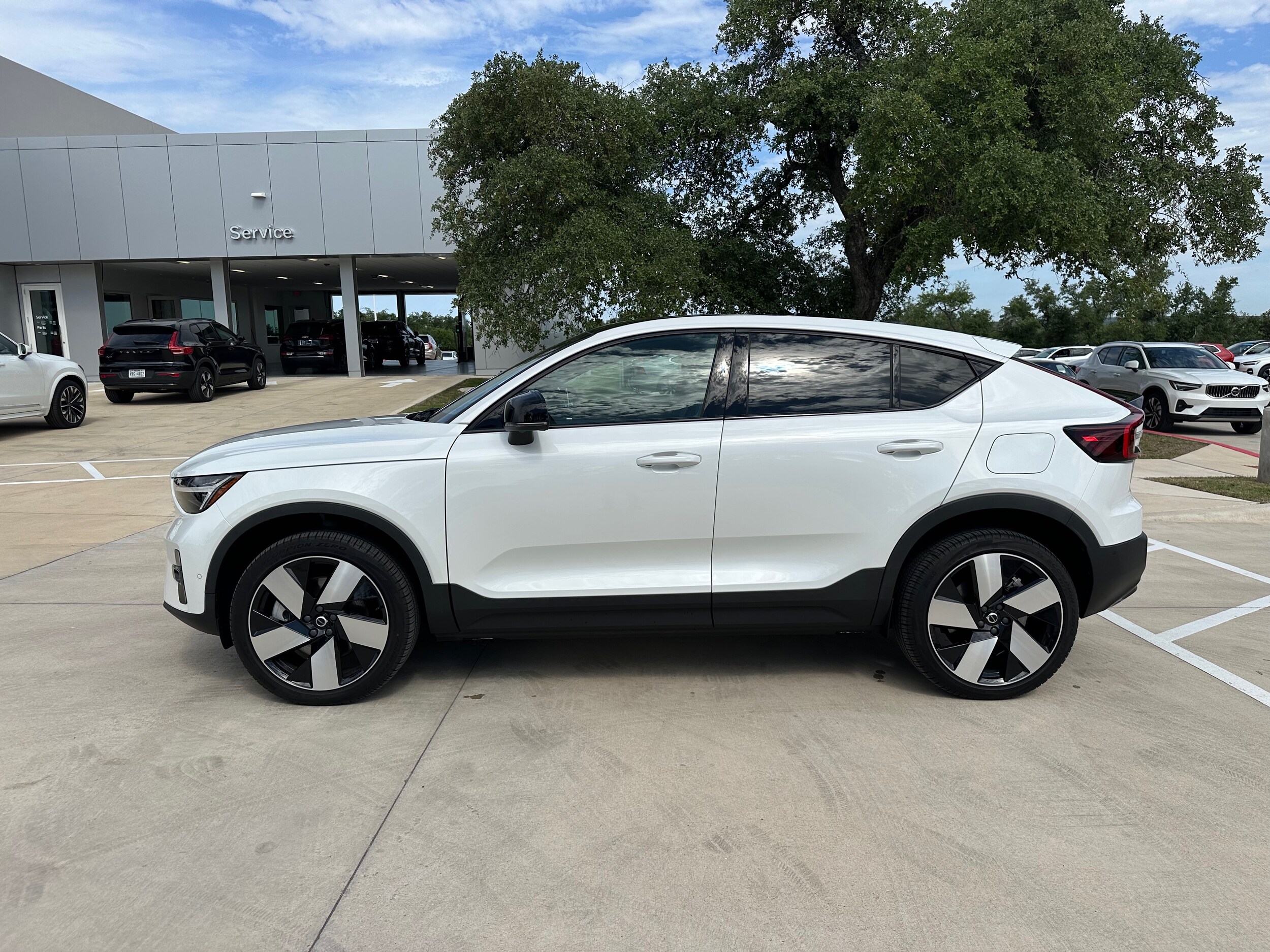 2023 Volvo C40 Recharge Ultimate photo 3