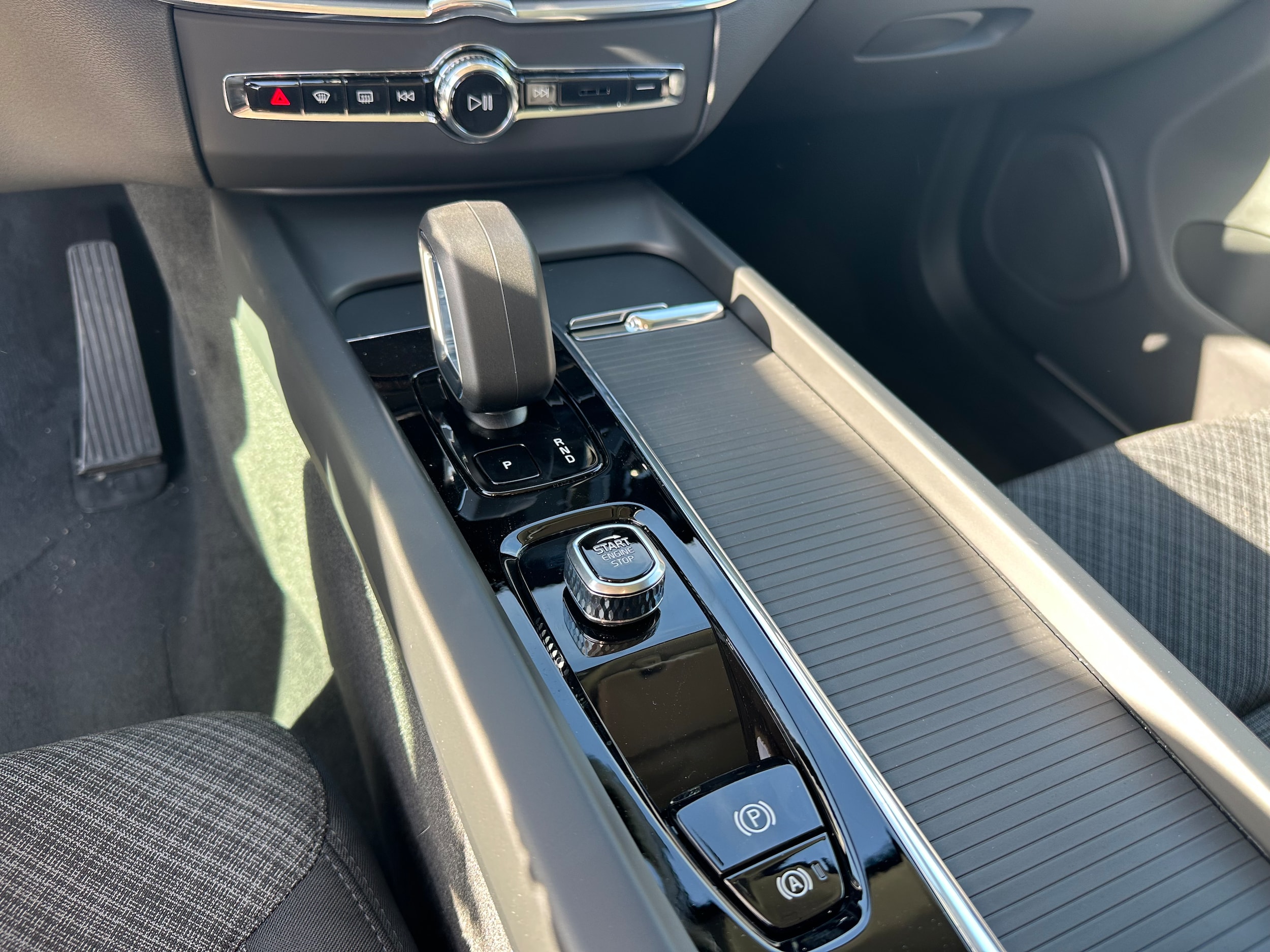 2025 Volvo XC60 Core - Photo 13