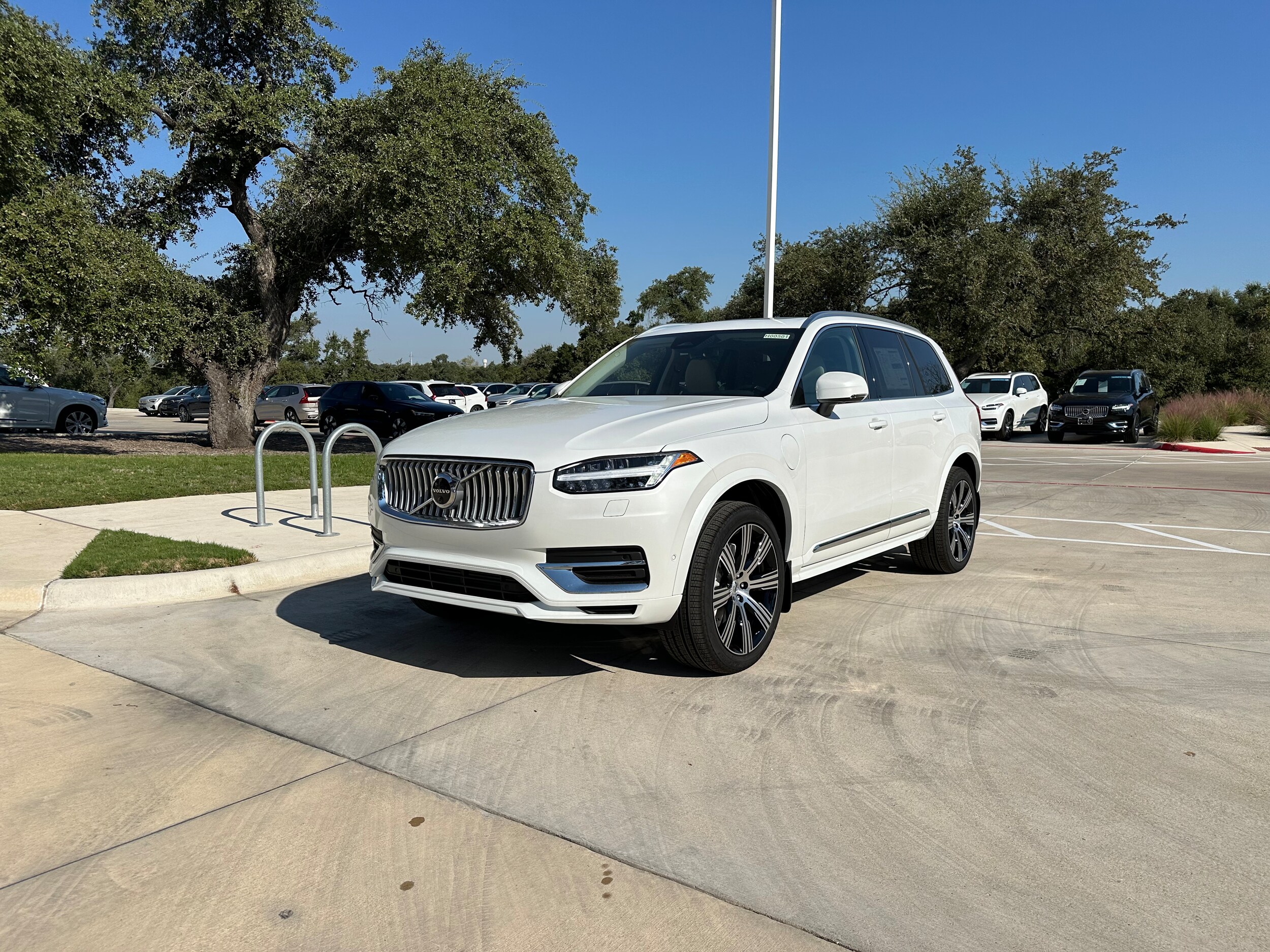 2025 Volvo XC90 T8 Plus photo 2