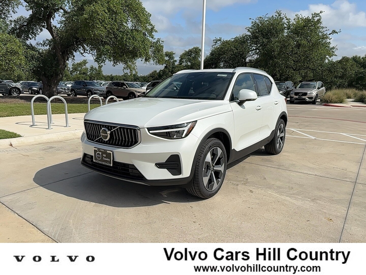 2025 Volvo XC40 SUV 