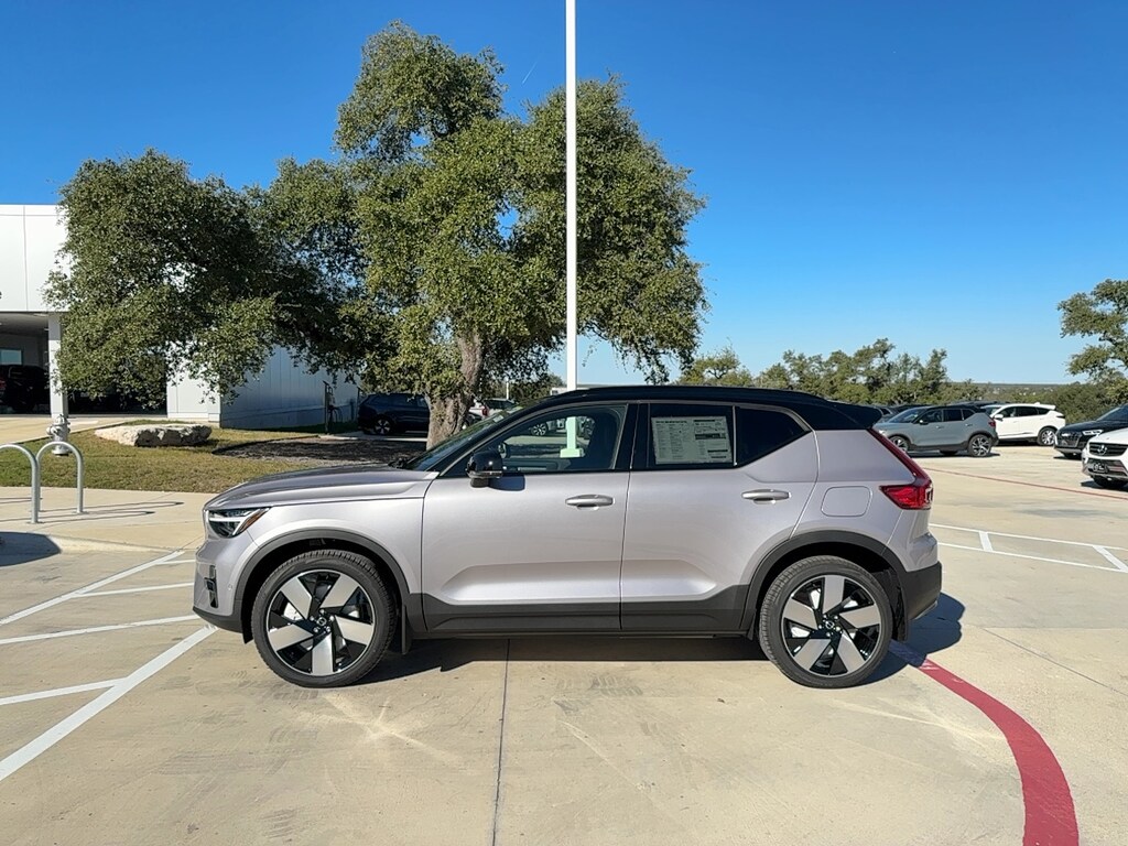 New 2026 Volvo EX40 Twin Motor Plus SUV