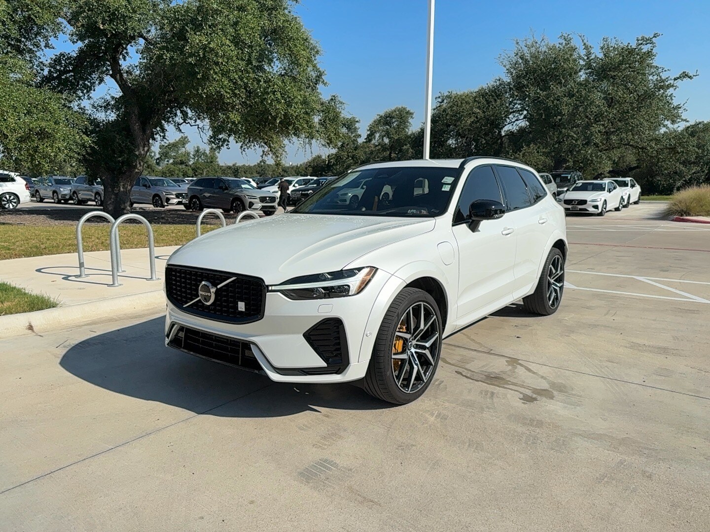 2024 Volvo XC60 Hybrid T8 Polestar photo 2