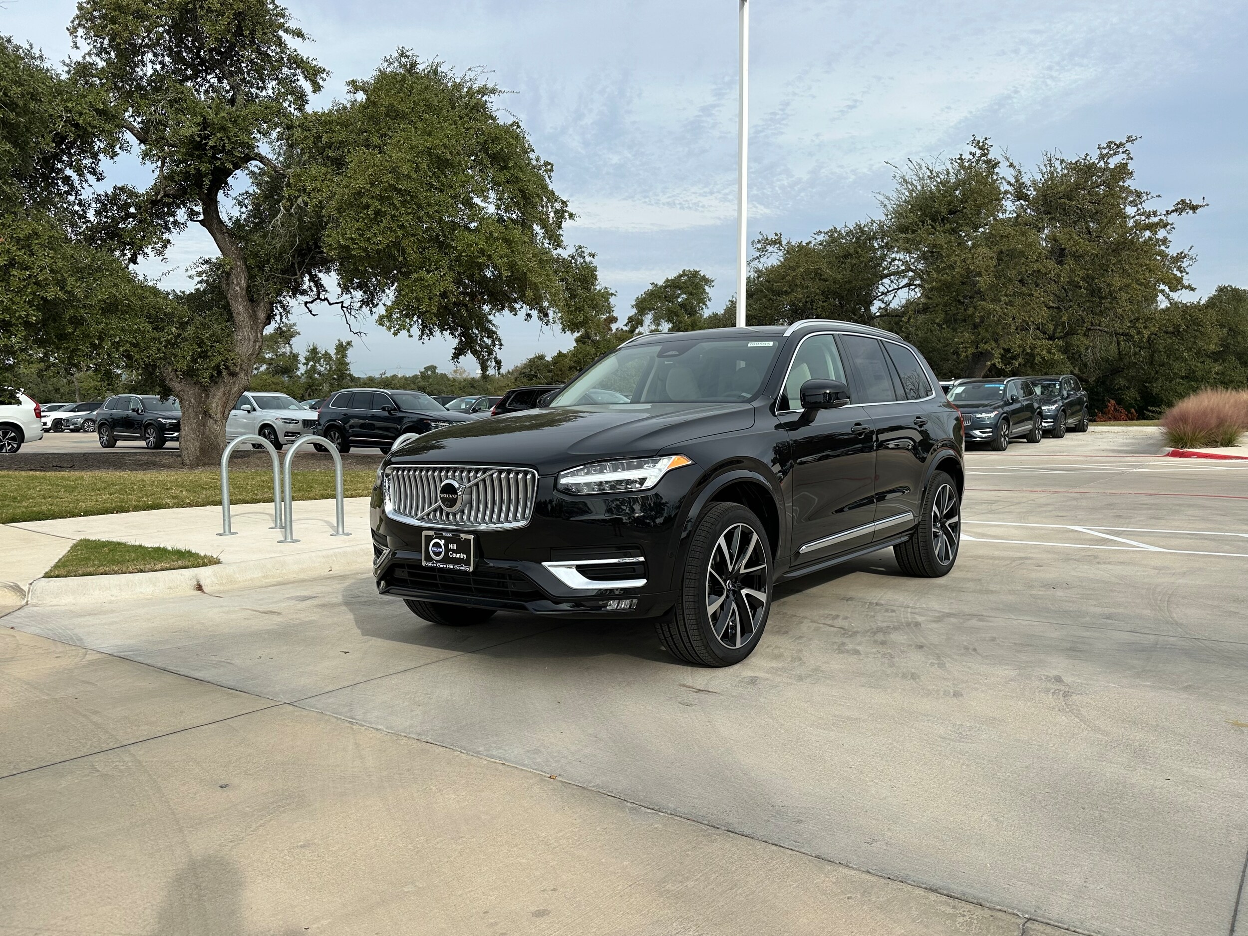 2025 Volvo XC90 Plus photo 2