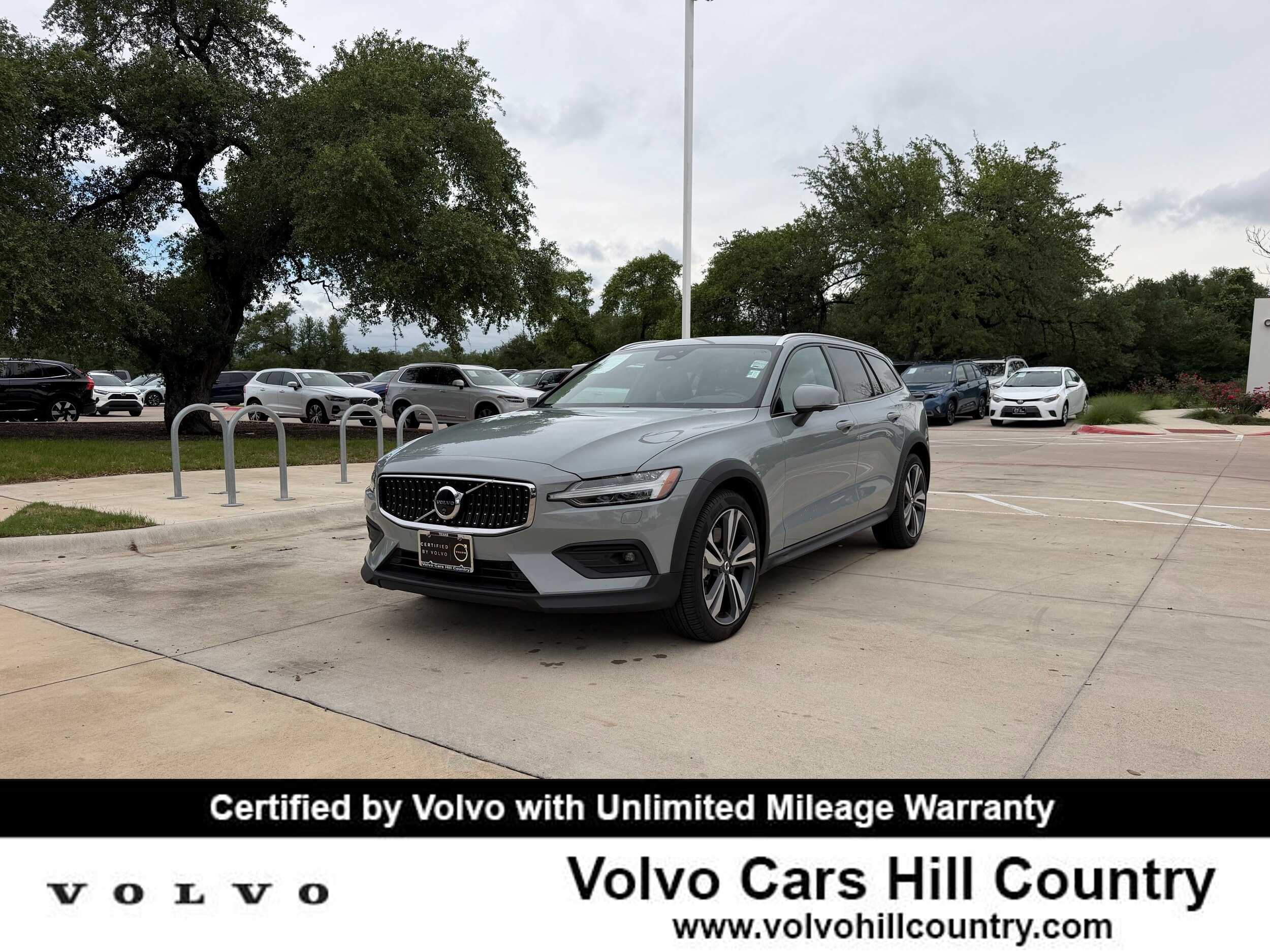 2025 Volvo V60 Cross Country B5 Plus AWD's photo
