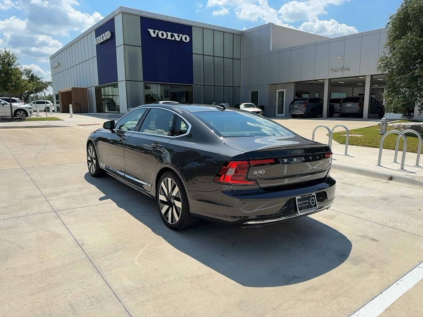 2024 Volvo S90 T8 Ultimate photo 4