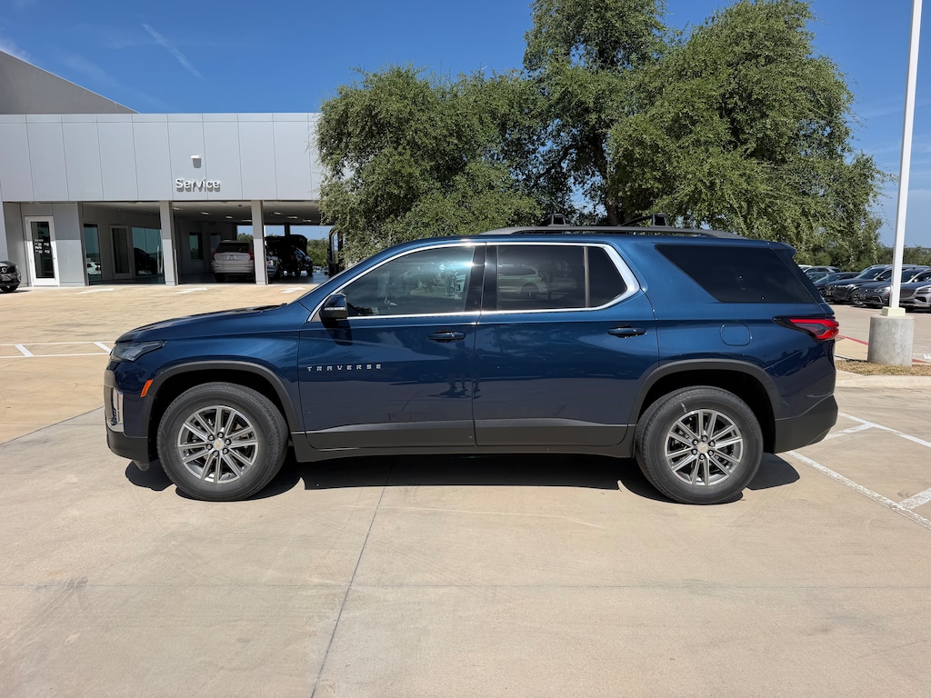 Used 2023 Chevrolet Traverse LT Cloth w/1LT SUV