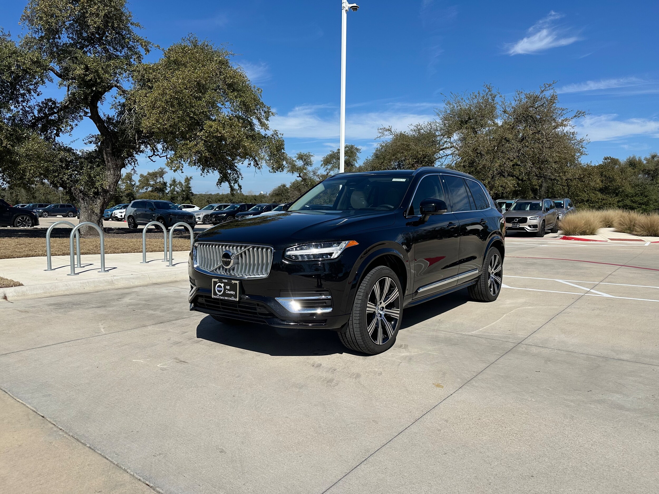 2025 Volvo XC90 T8 photo 2