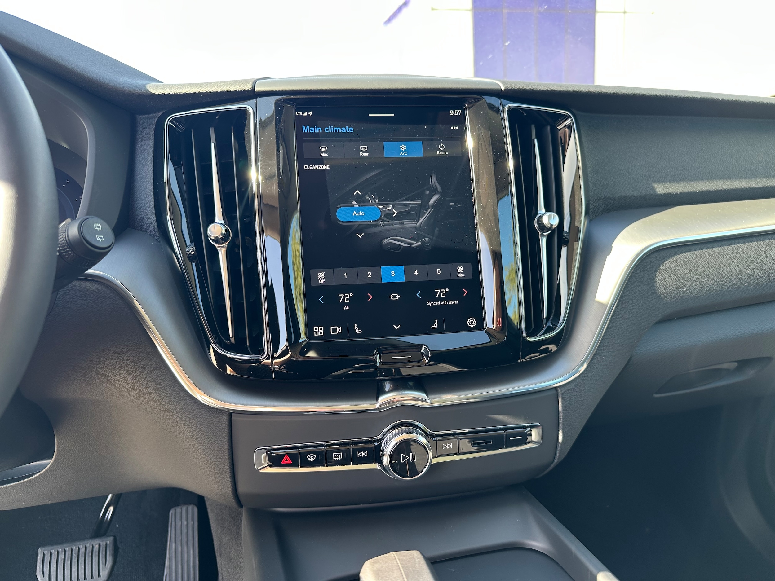 2025 Volvo XC60 Core - Photo 12