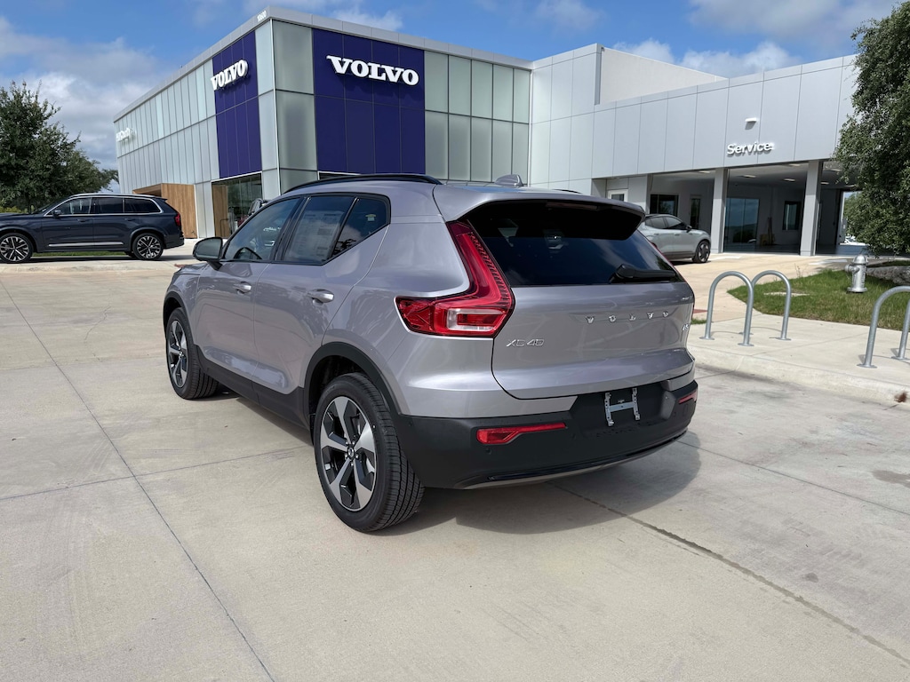 New 2026 Volvo XC40 B5 Plus SUV