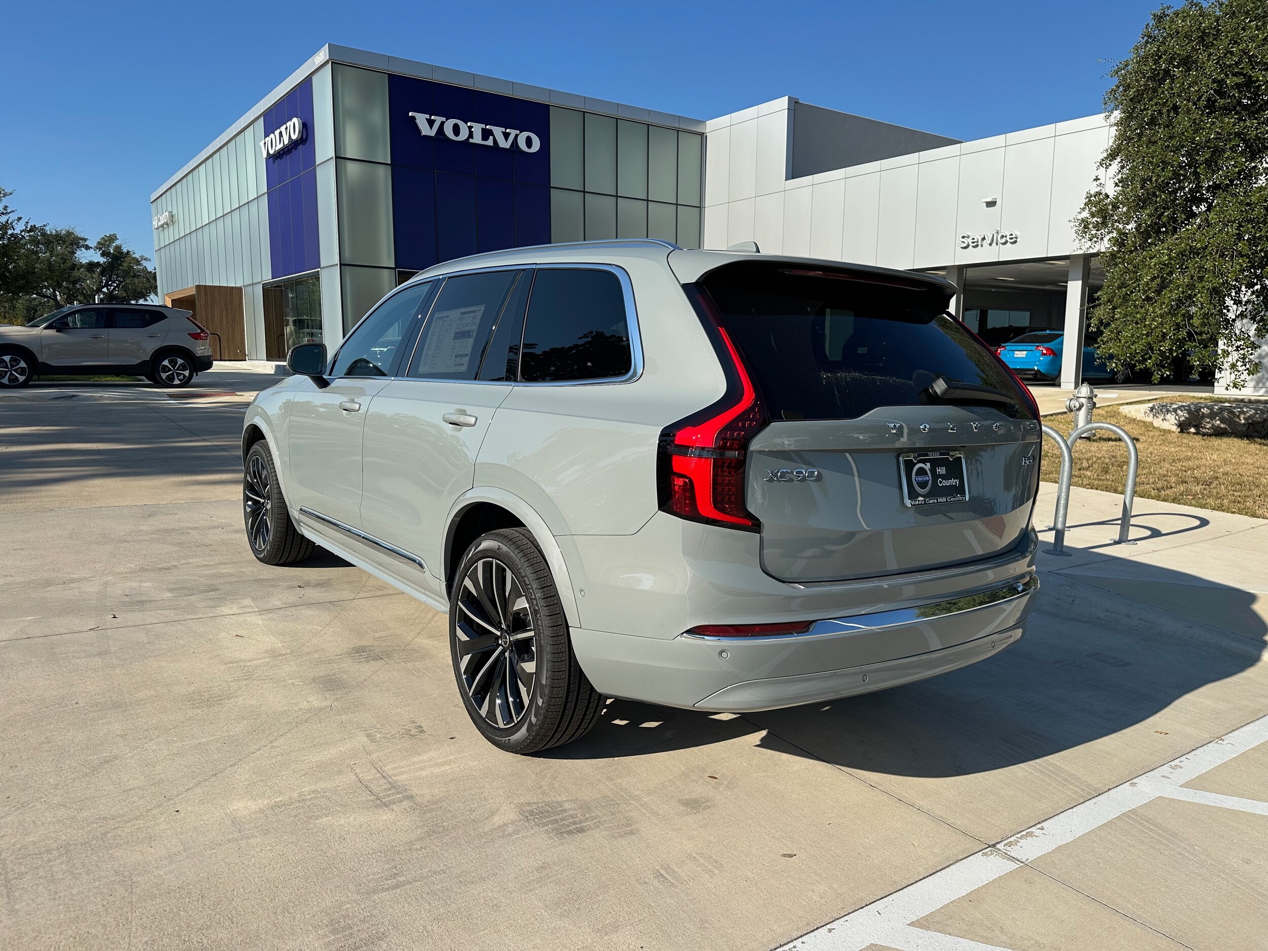 2026 Volvo XC90 Plus photo 2