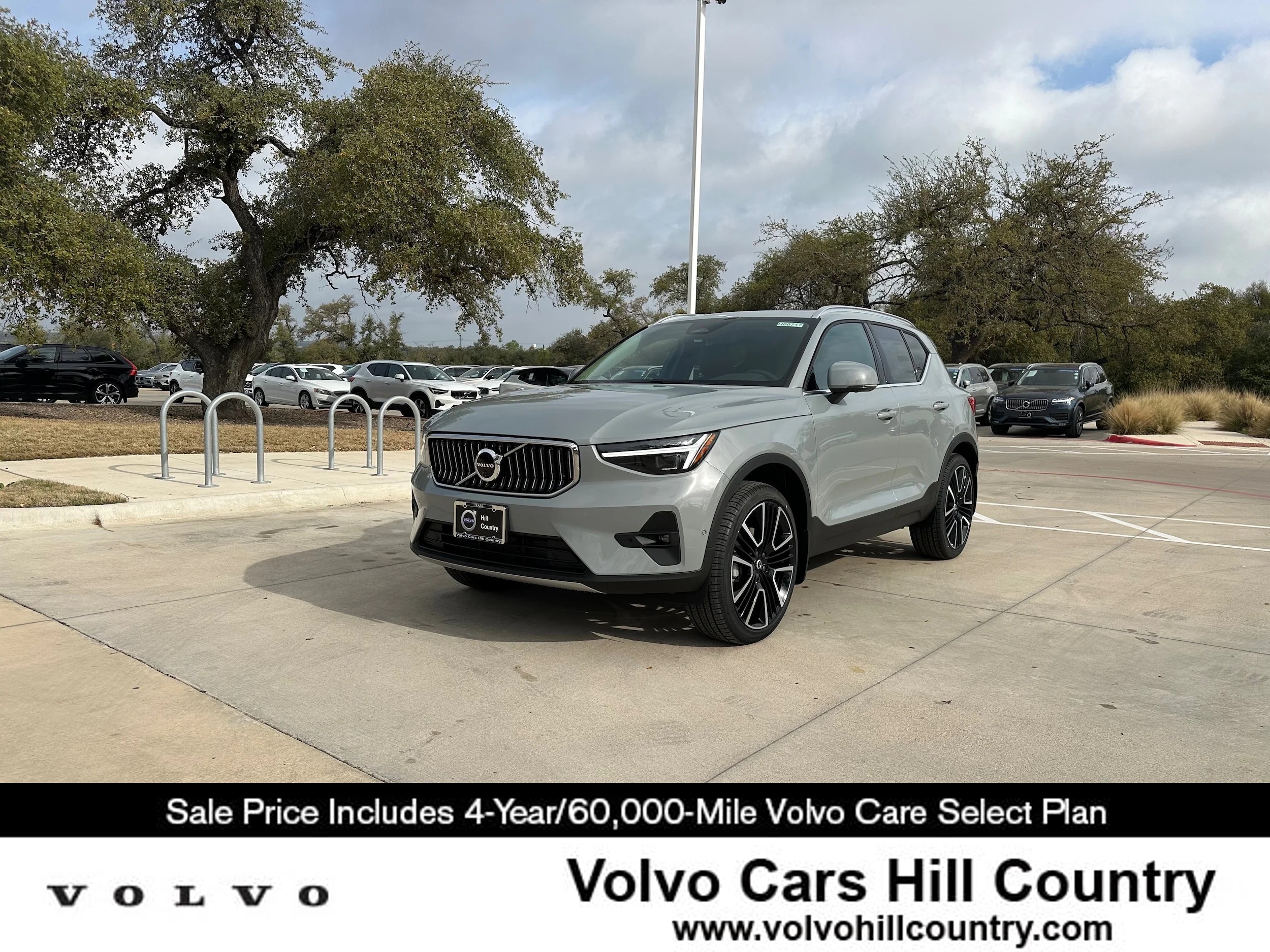 2025 Volvo XC40 B5 Ultra Bright Theme SUV