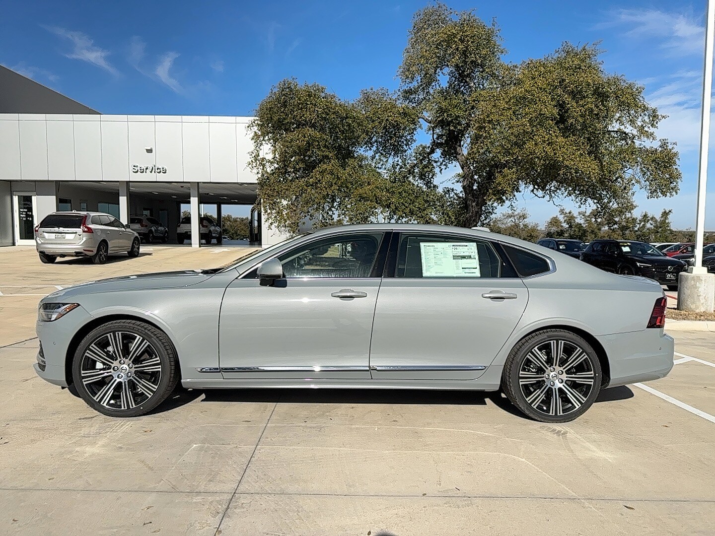 2025 Volvo S90 photo 2