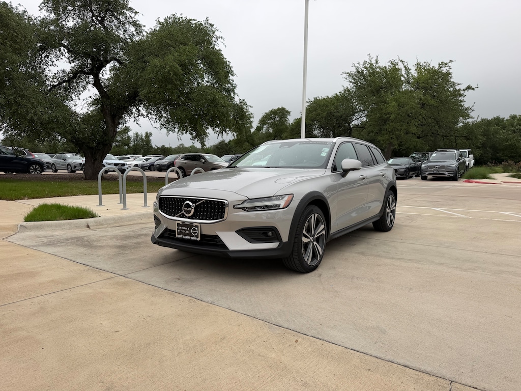 Certified 2025 Volvo V60 Cross Country B5 Plus Wagon