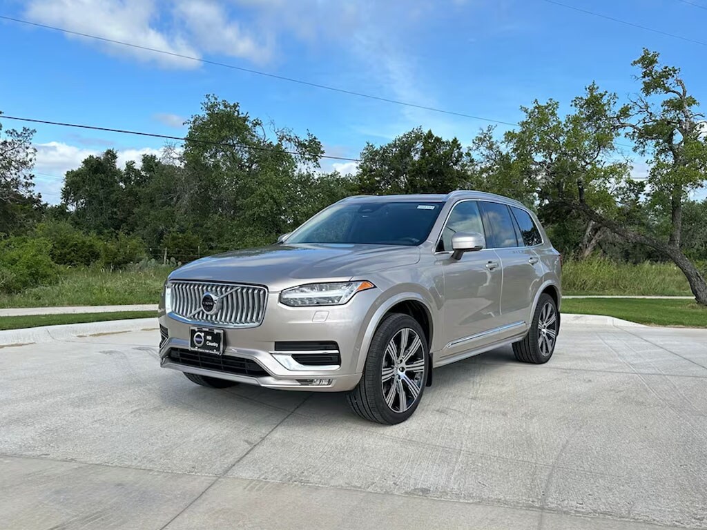 2025 Volvo XC90 Plus photo 2