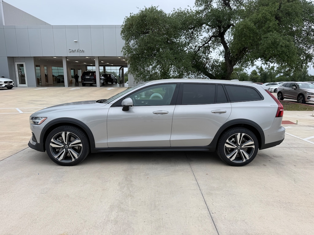 Certified 2025 Volvo V60 Cross Country B5 Plus Wagon