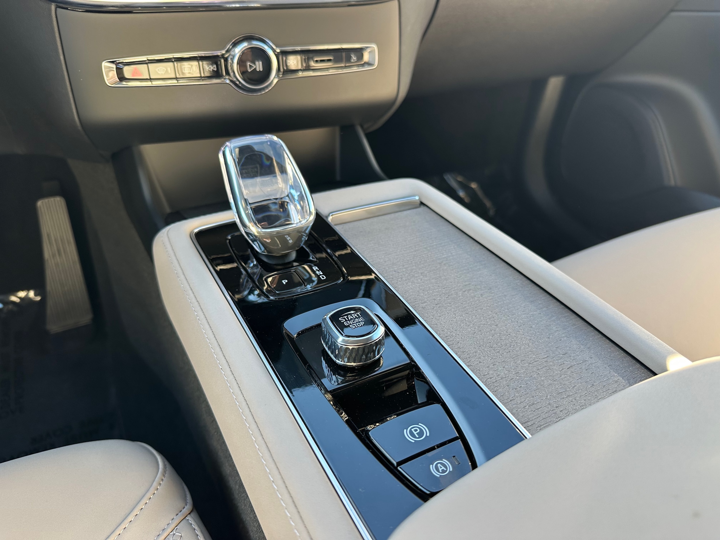 2026 Volvo XC90 Plus - Photo 14
