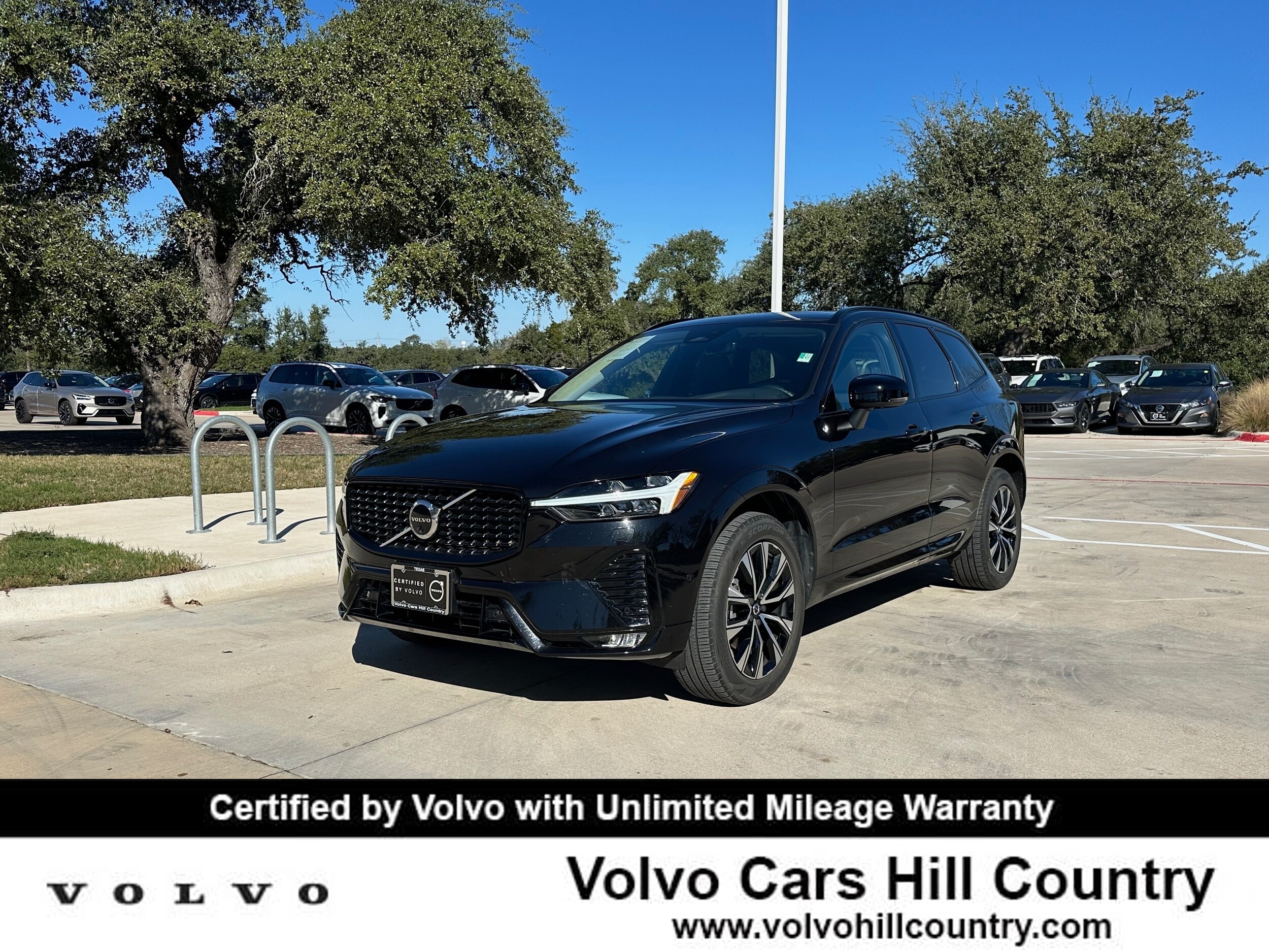 2025 Volvo XC60 Plus's photo