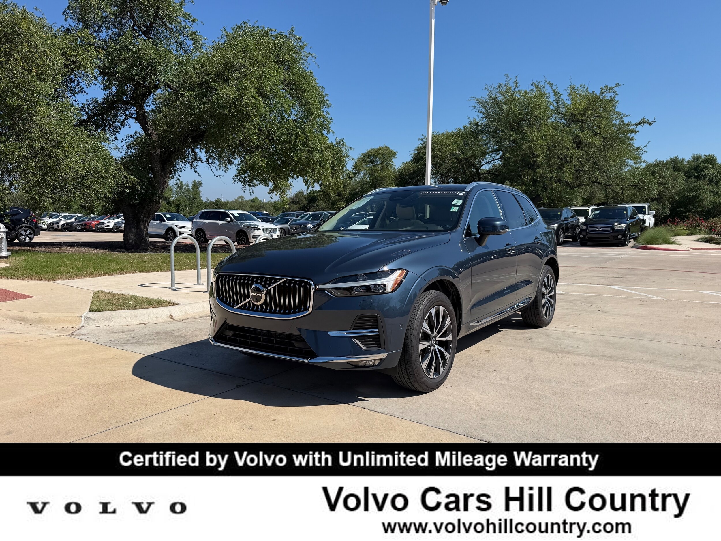 2023 Volvo XC60 B5 Plus Bright Theme AWD's photo