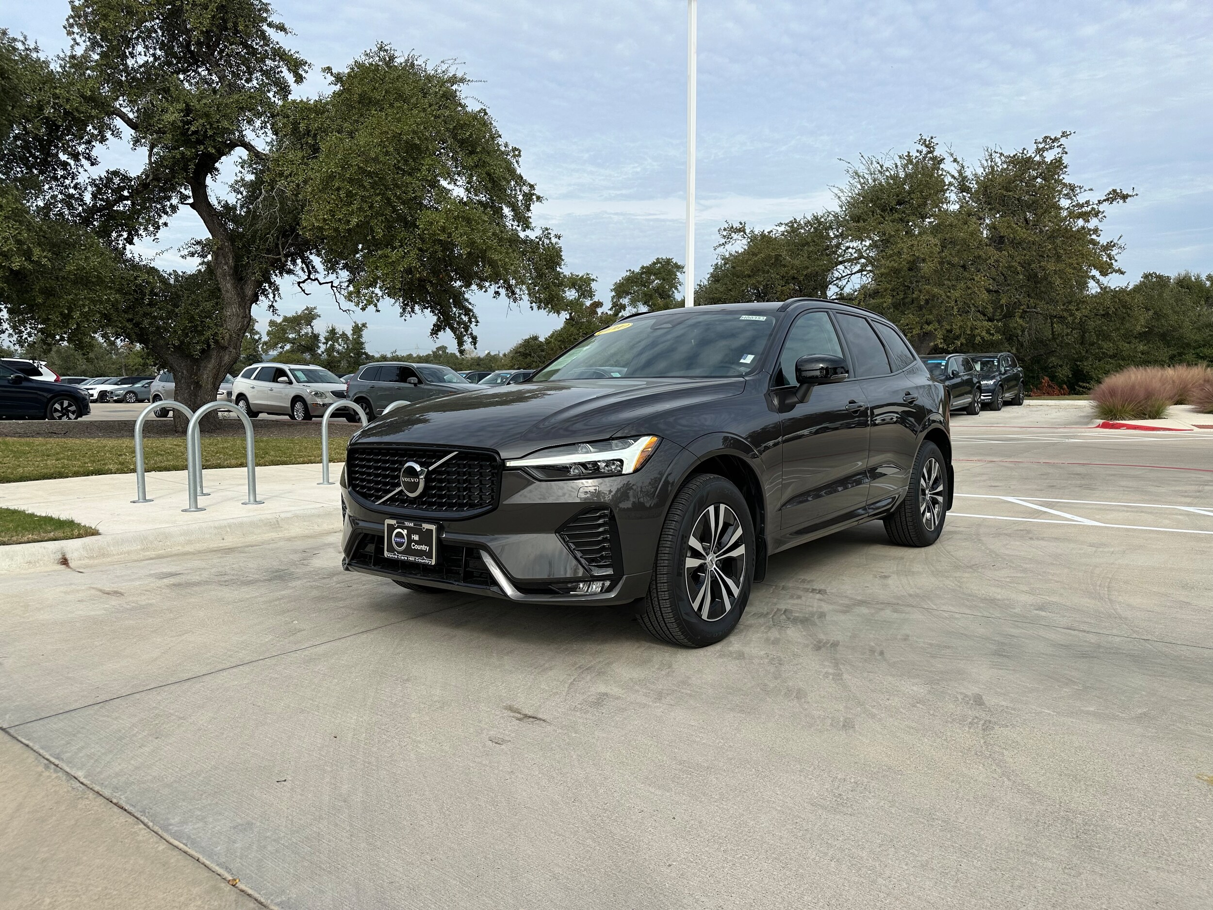 2024 Volvo XC60 B5 Core photo 2