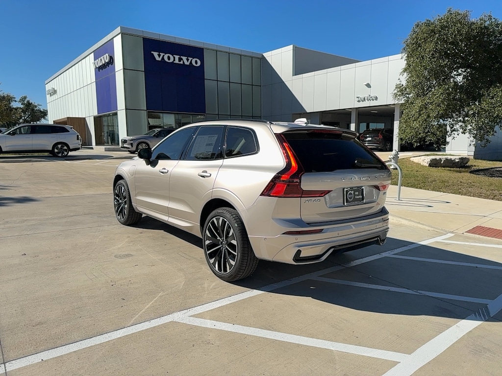 New 2026 Volvo XC60 plug-in hybrid T8 Ultra SUV