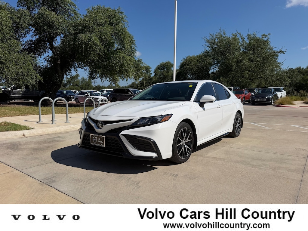 Used 2023 Toyota Camry SE Sedan