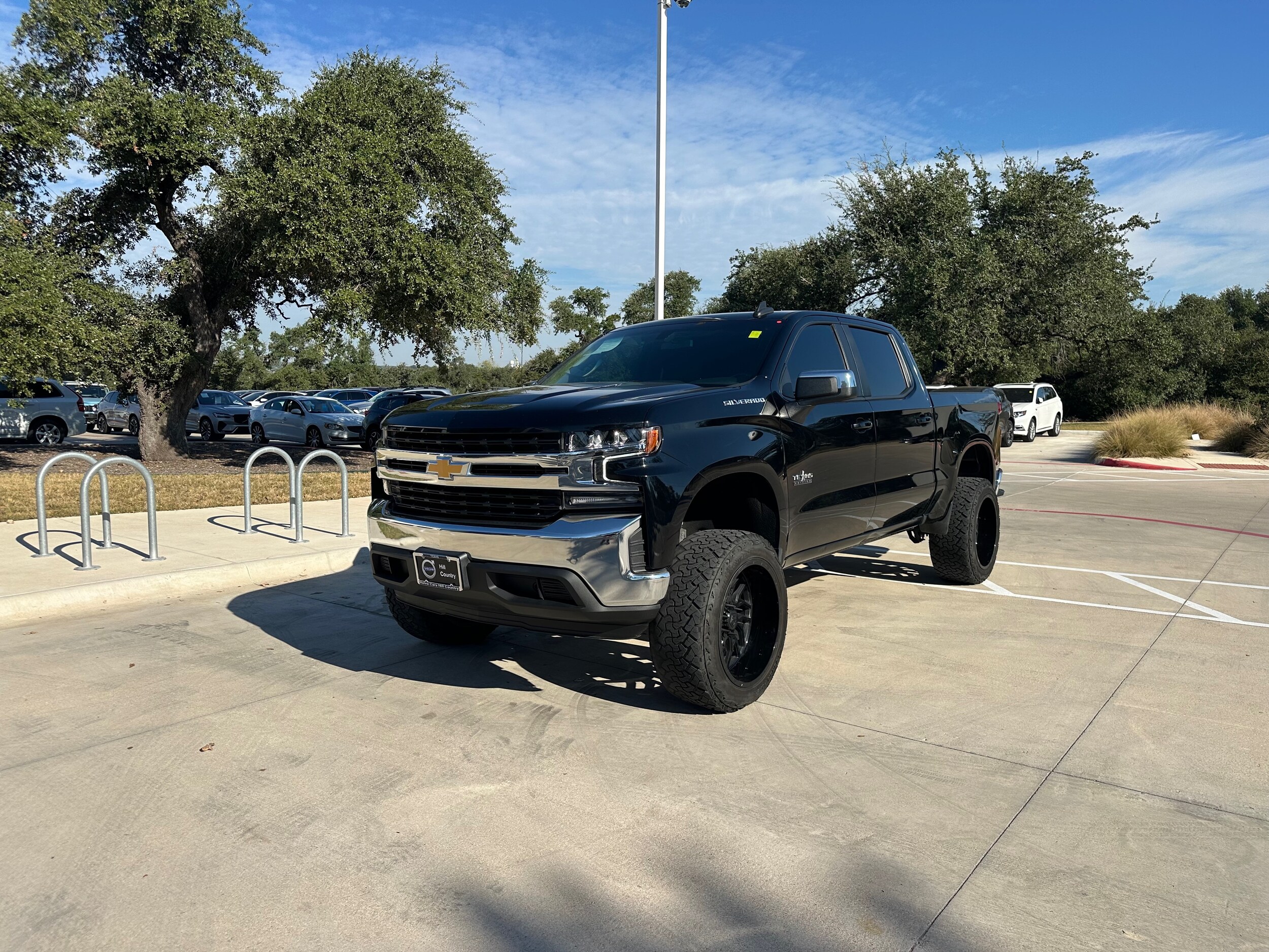 2021 Chevrolet Silverado 1500 photo 2