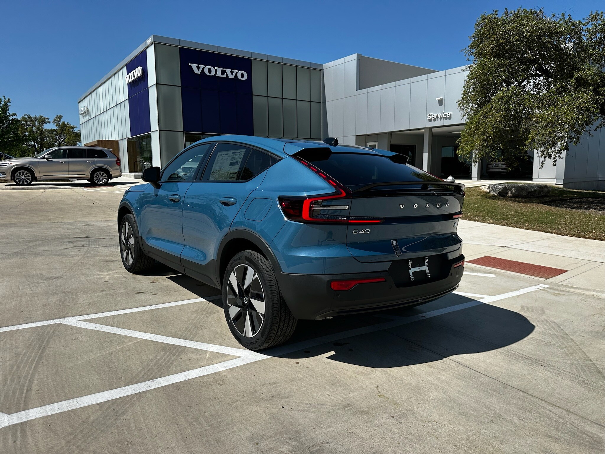 2024 Volvo C40 Recharge Core photo 4