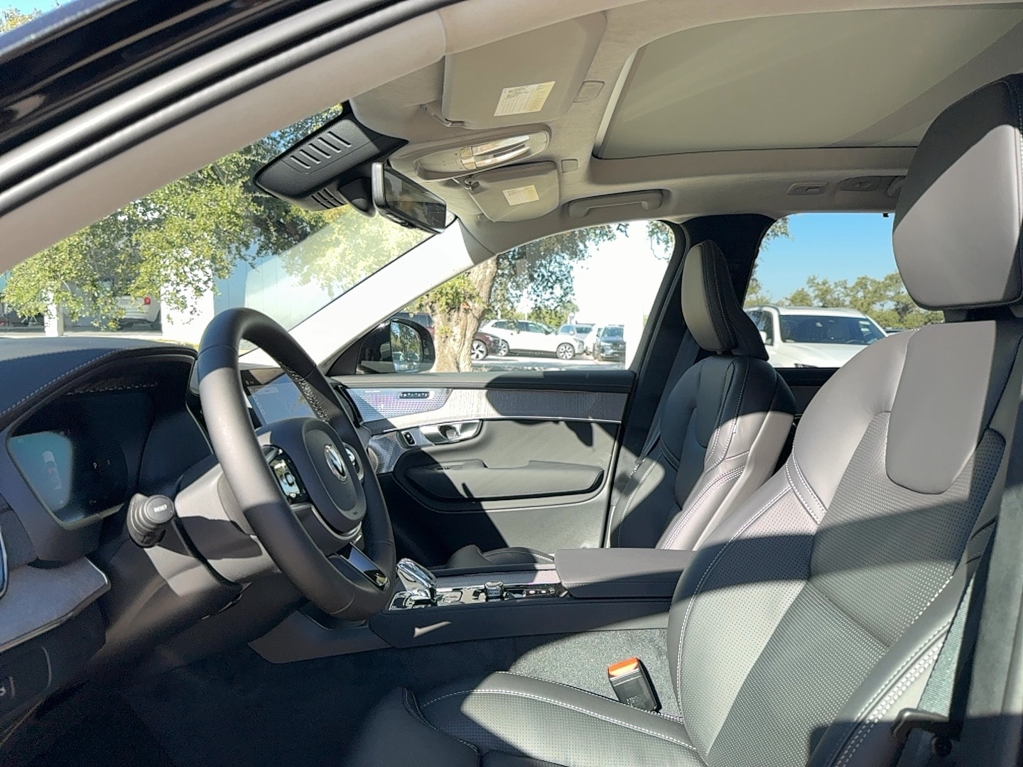 2026 Volvo XC90 Ultra - Photo 12