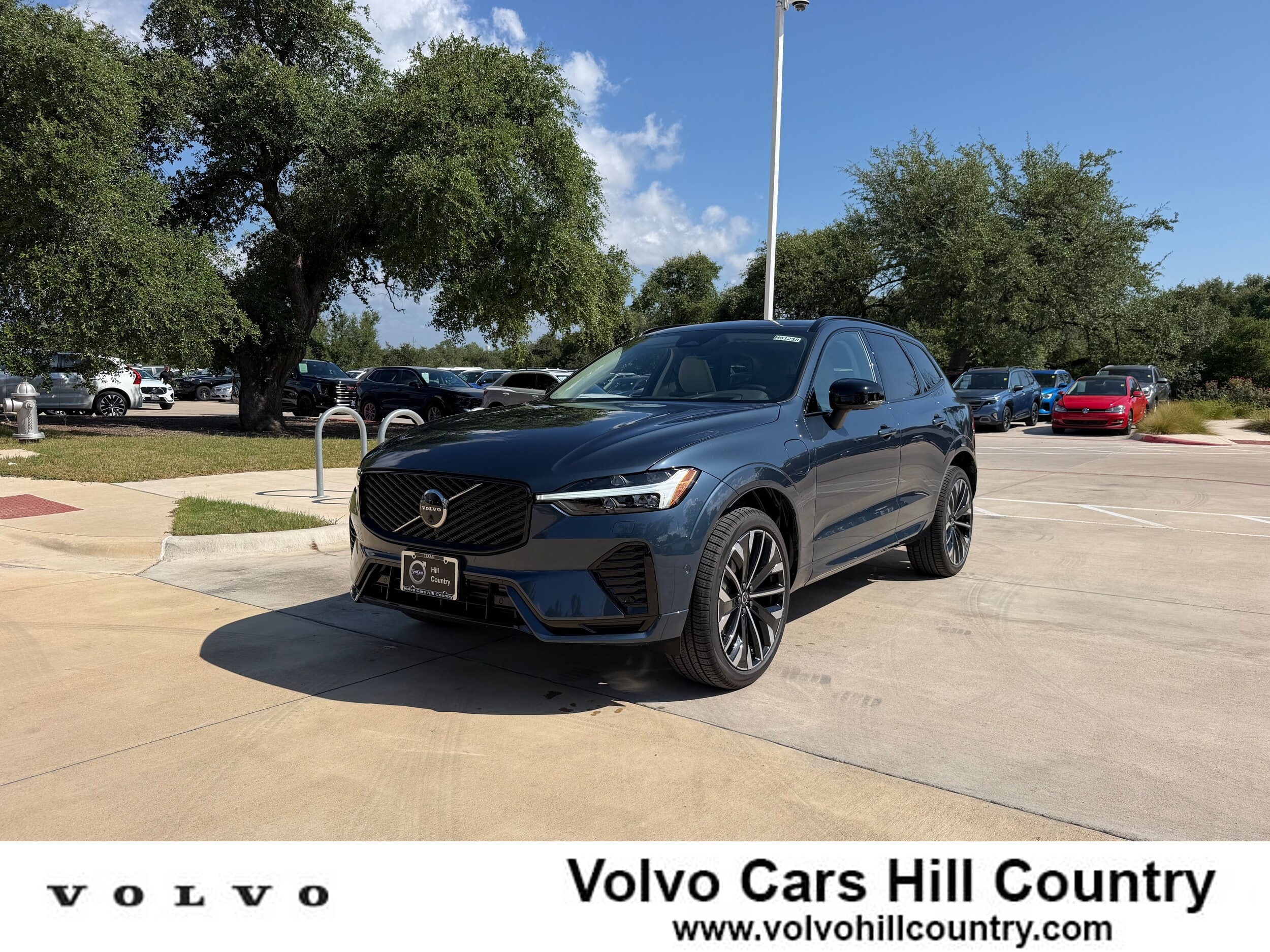 2026 Volvo XC60 T8 Ultra Dark AWD's photo