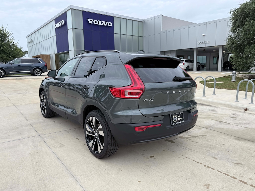 New 2026 Volvo XC40 B5 Ultra SUV