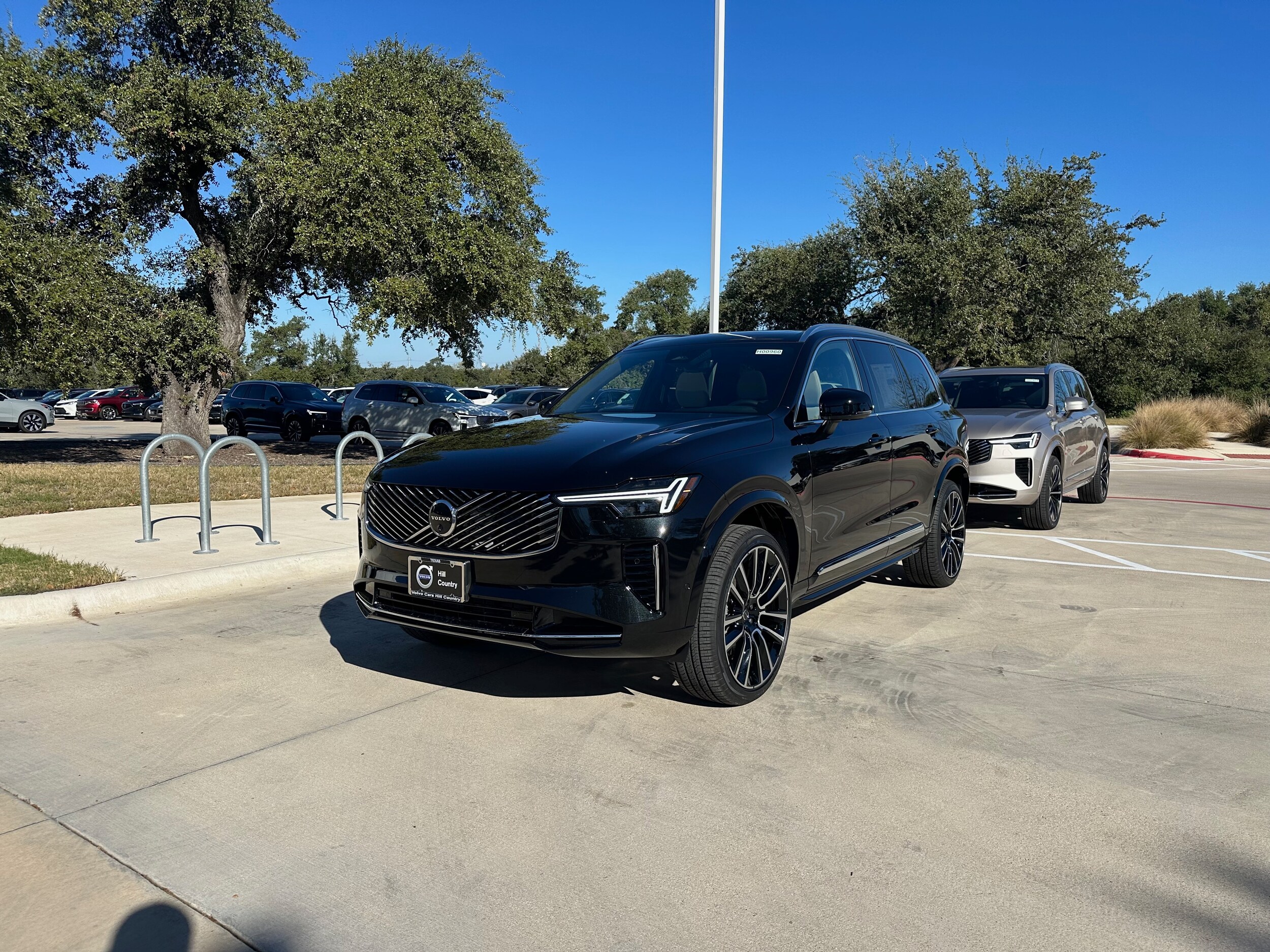 2026 Volvo XC90 Plus photo 2