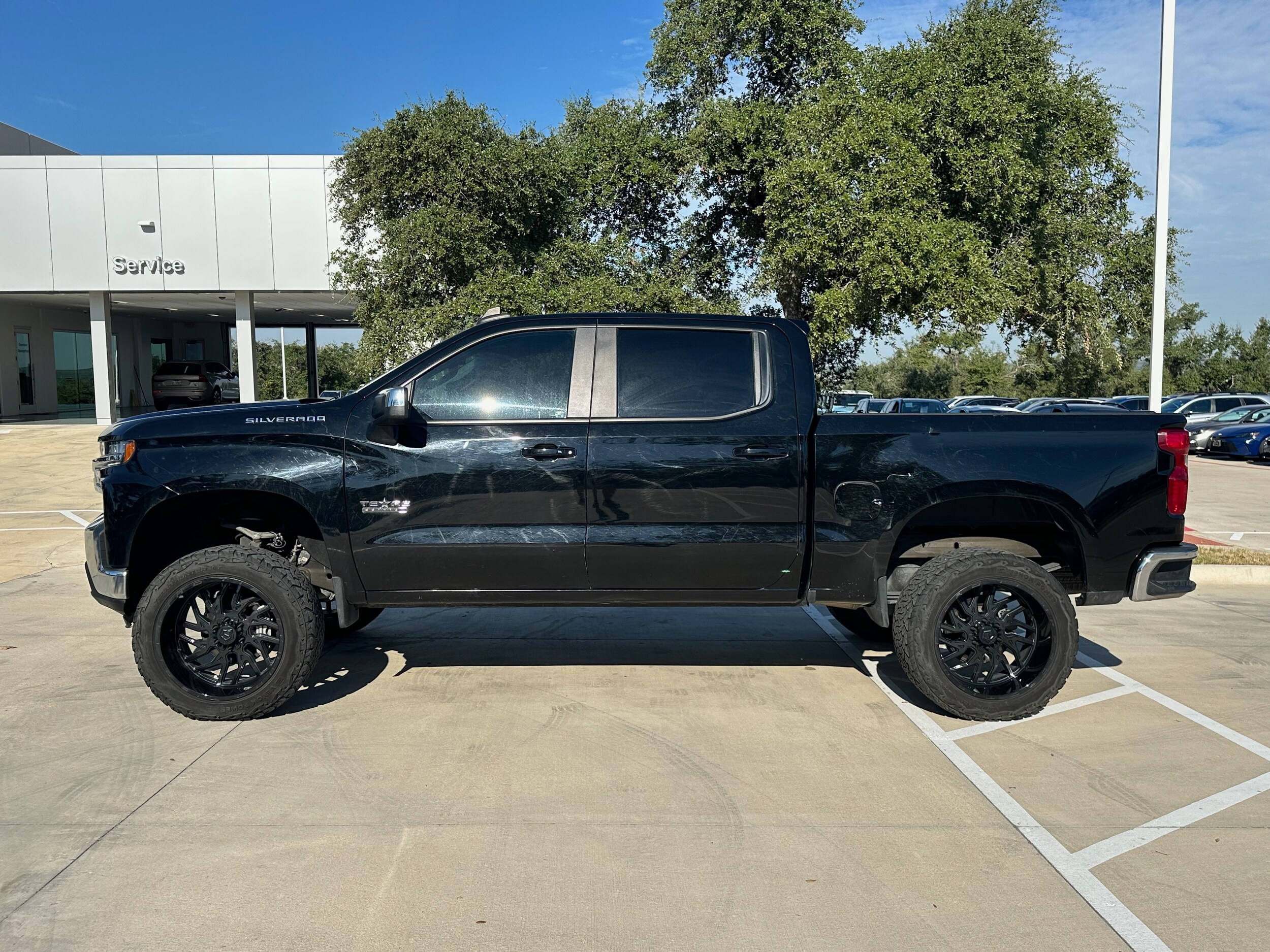 2021 Chevrolet Silverado 1500 photo 3
