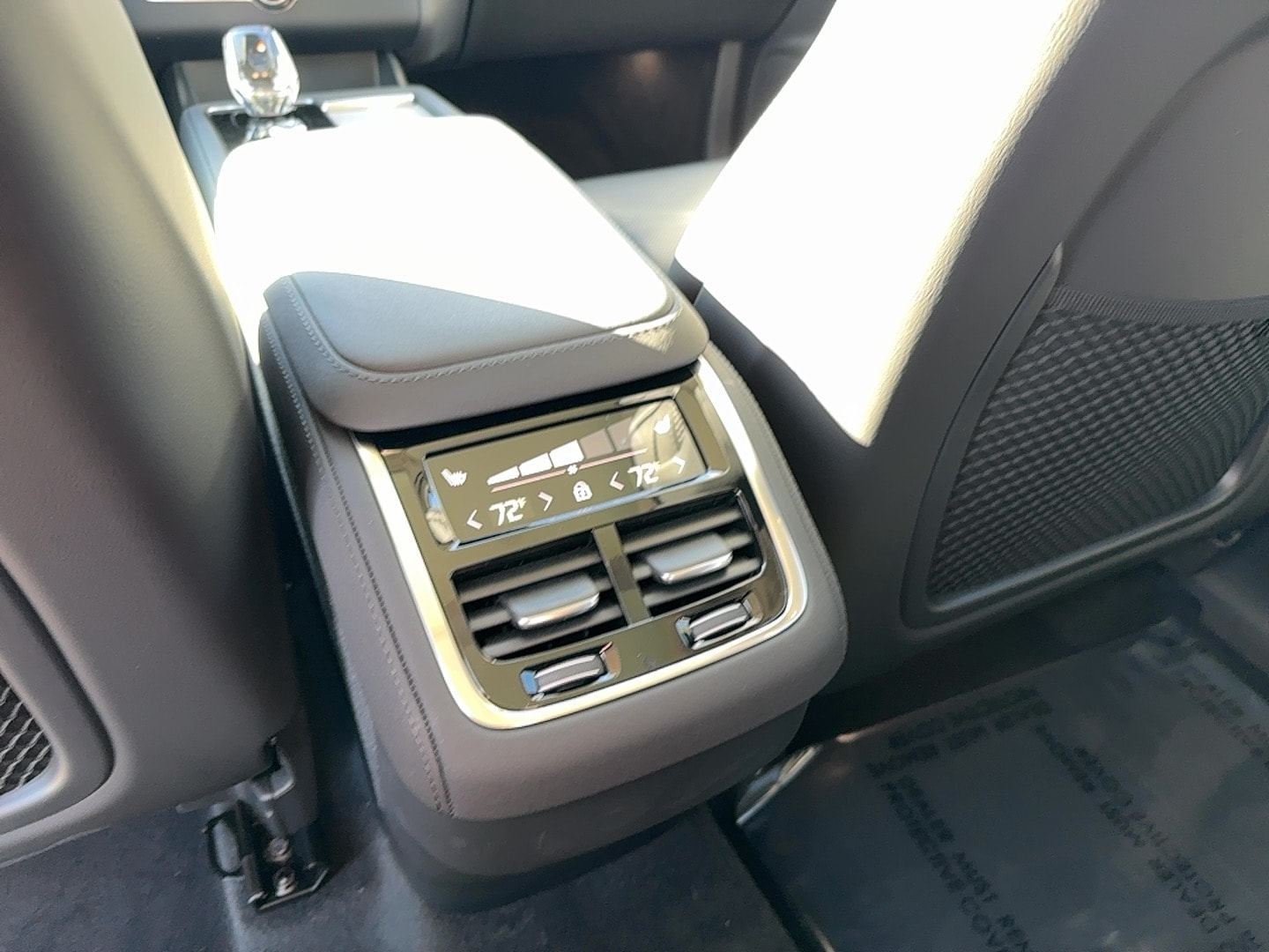 2026 Volvo XC90 Ultra - Photo 16