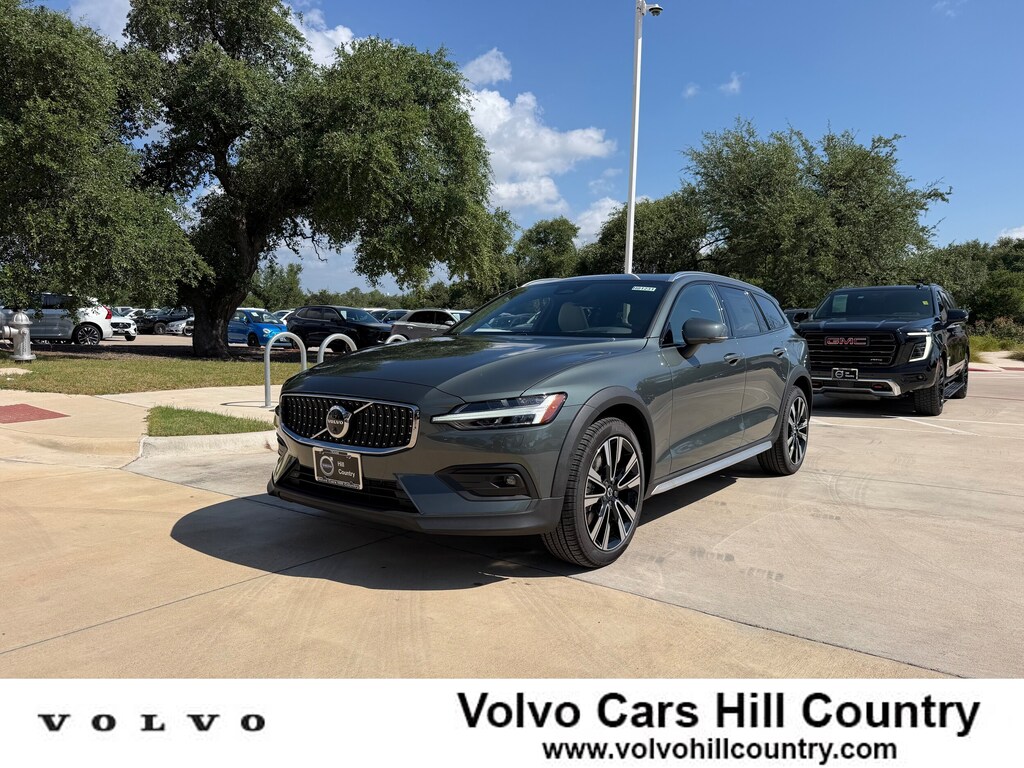 New 2026 Volvo V60 Cross Country B5 Ultra Wagon