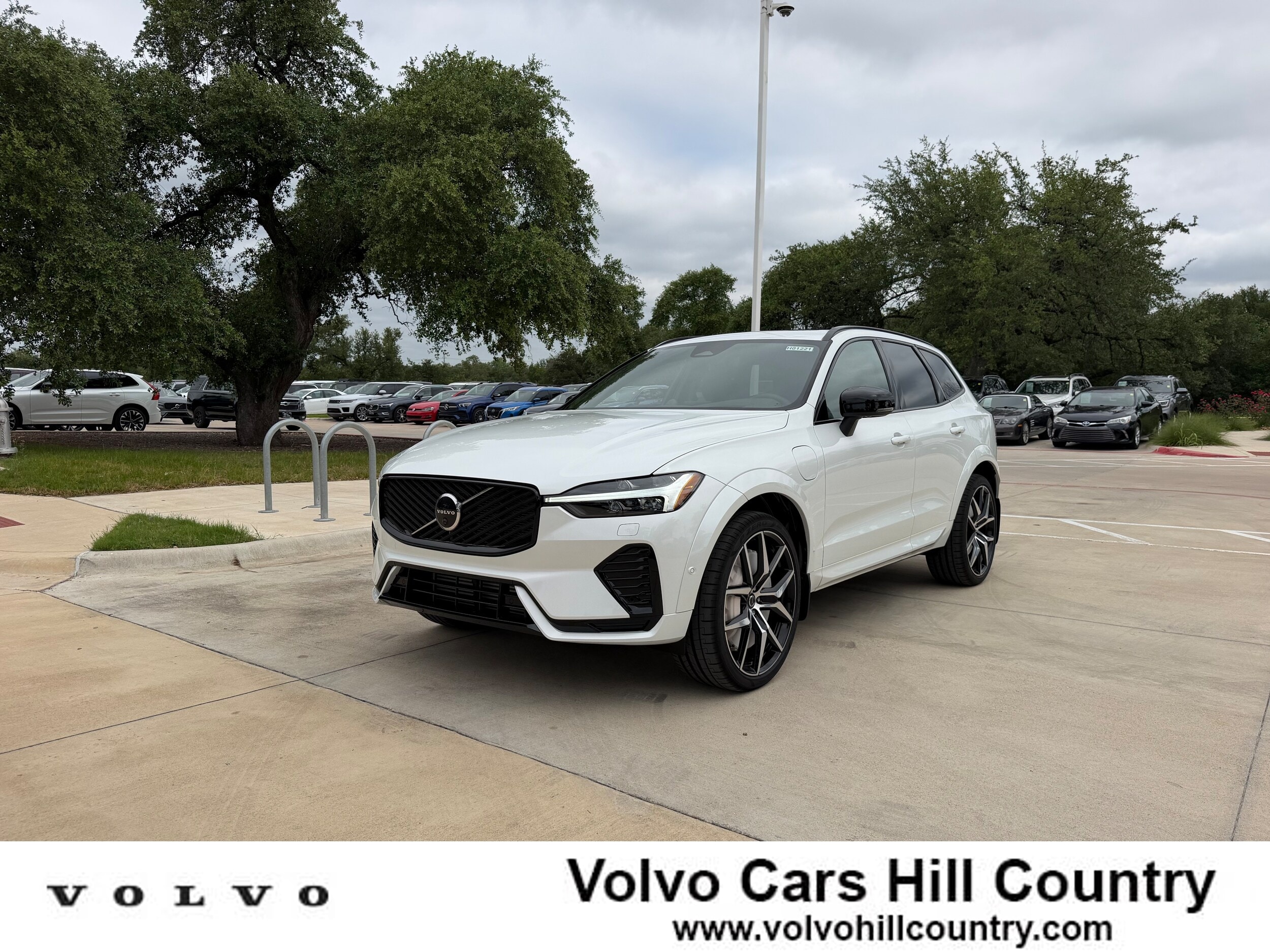 New 2026 Volvo XC60 plug-in hybrid T8 Polestar Engineered