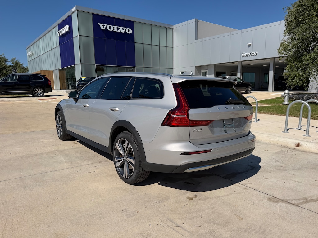 Certified 2025 Volvo V60 Cross Country B5 Plus Wagon