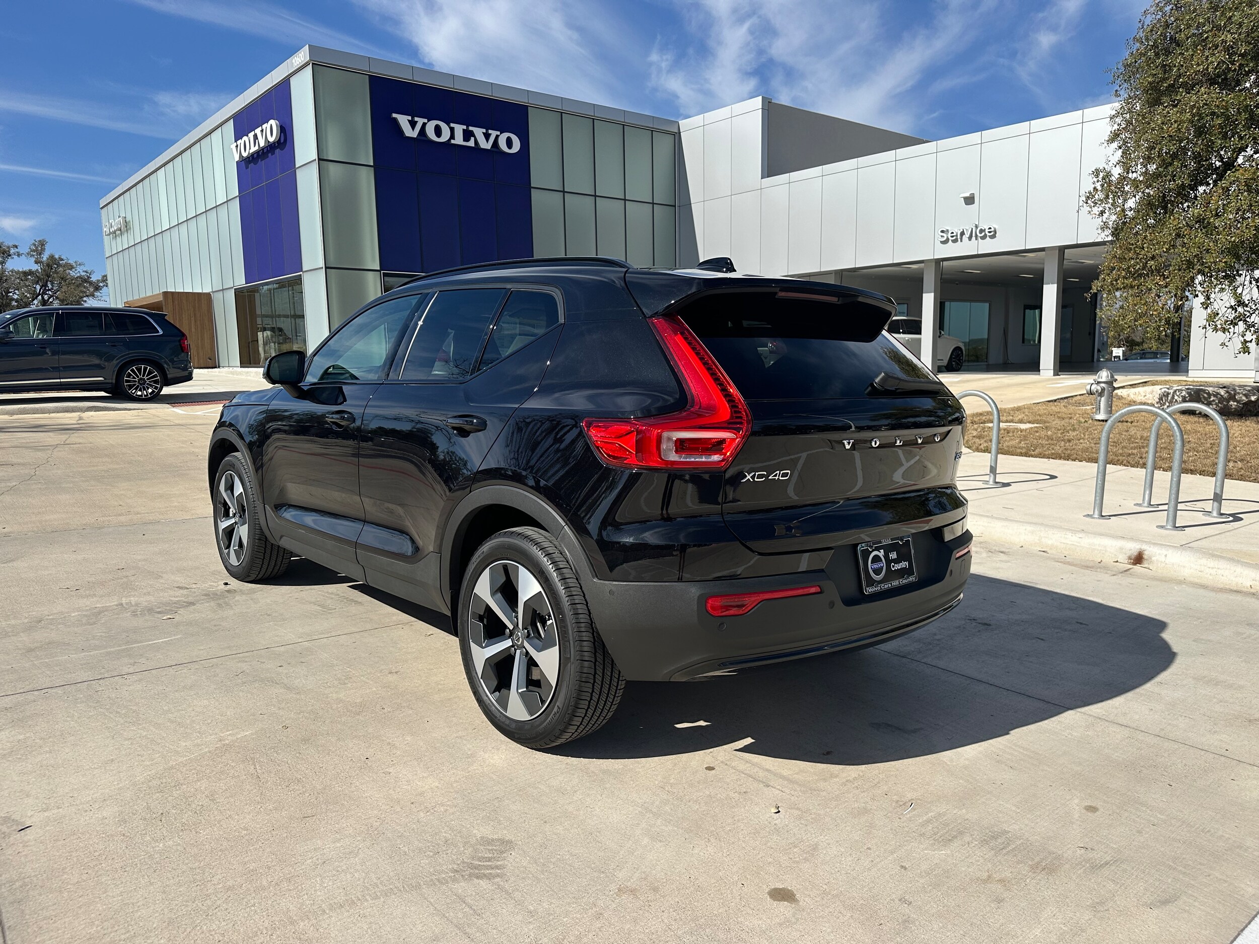 2025 Volvo XC40 Plus photo 4