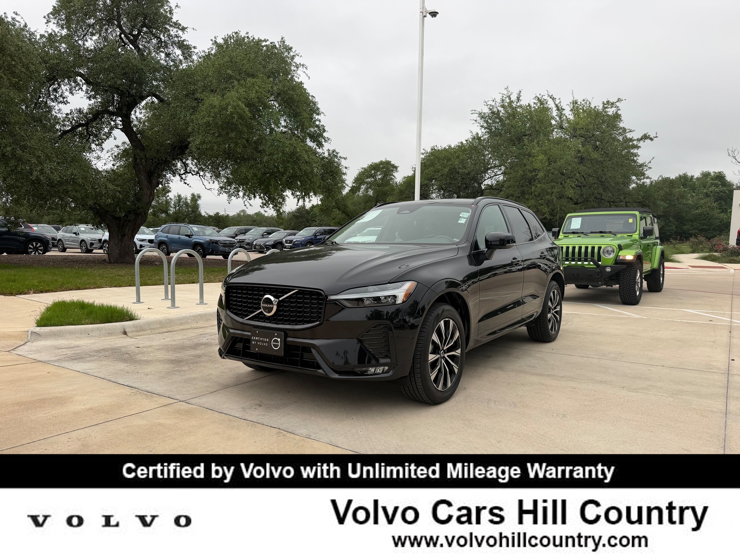 2025 Volvo XC60 B5 Plus Dark AWD's photo