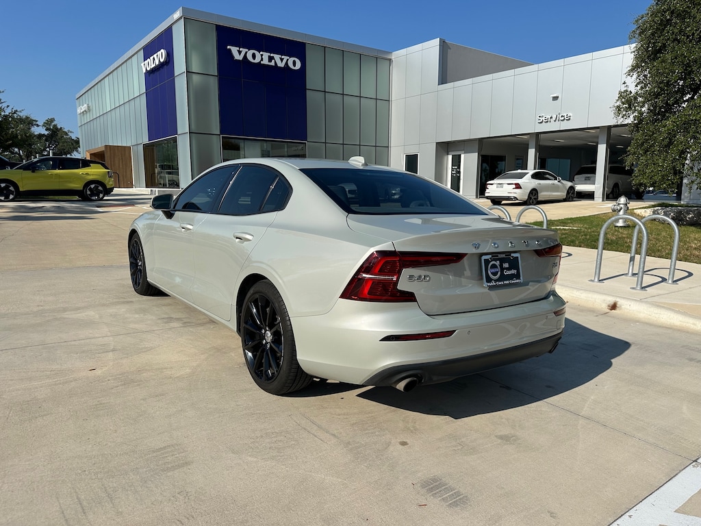 Used 2020 Volvo S60 T5 Momentum Sedan