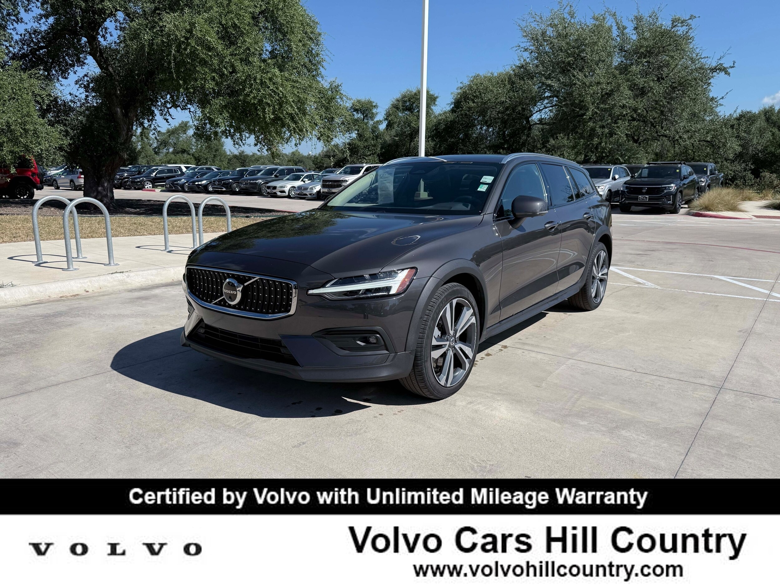 2025 Volvo V60 Cross Country