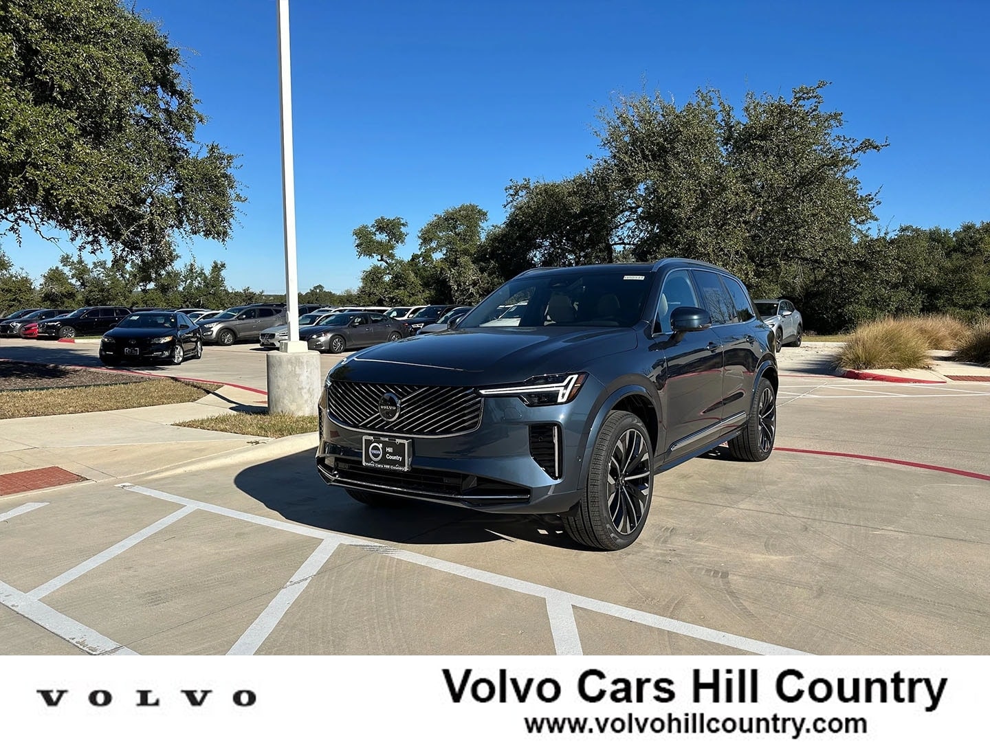 2026 Volvo XC90 Plus's photo