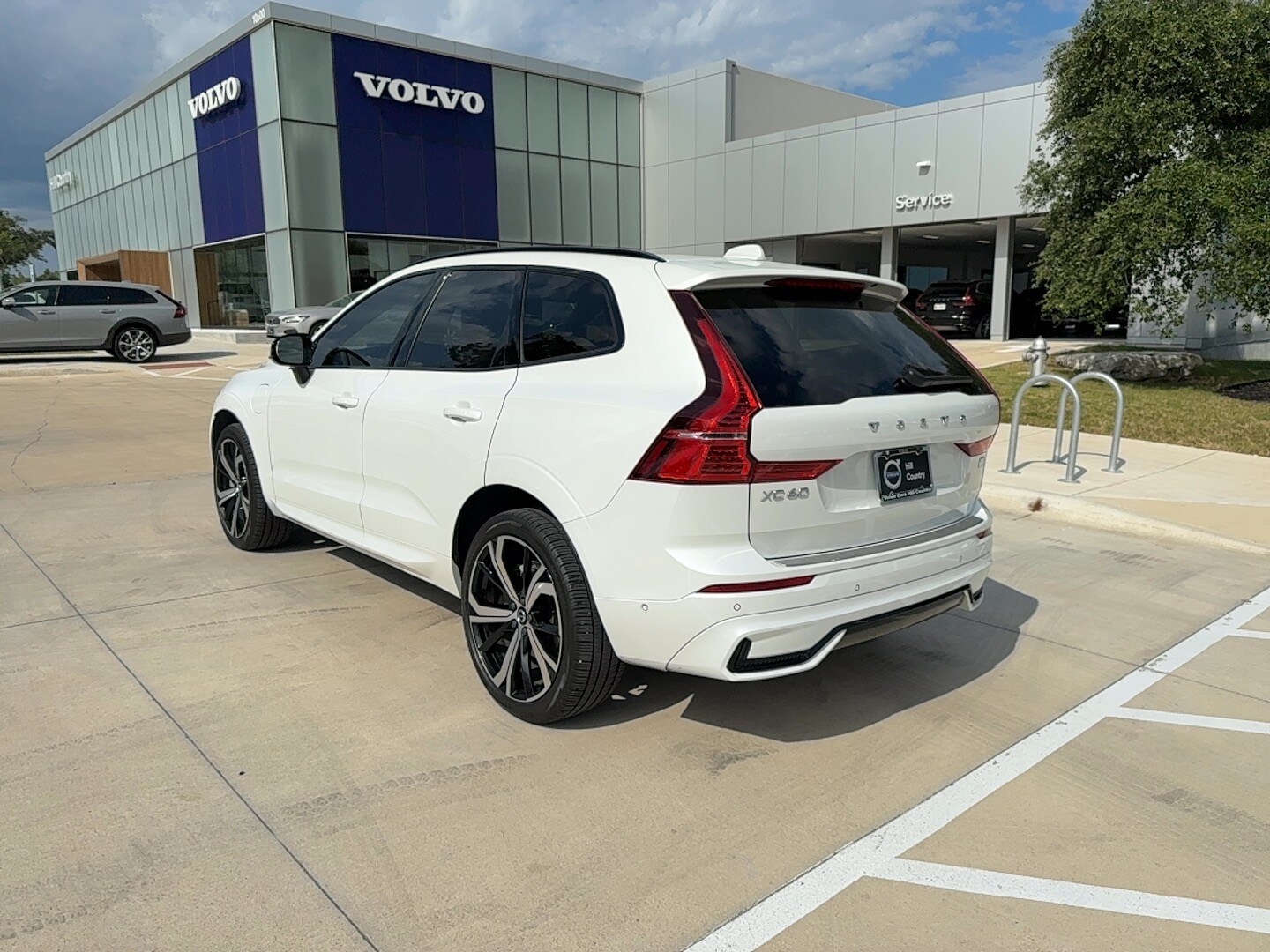 2023 Volvo XC60 Recharge Hybrid Ultimate photo 4