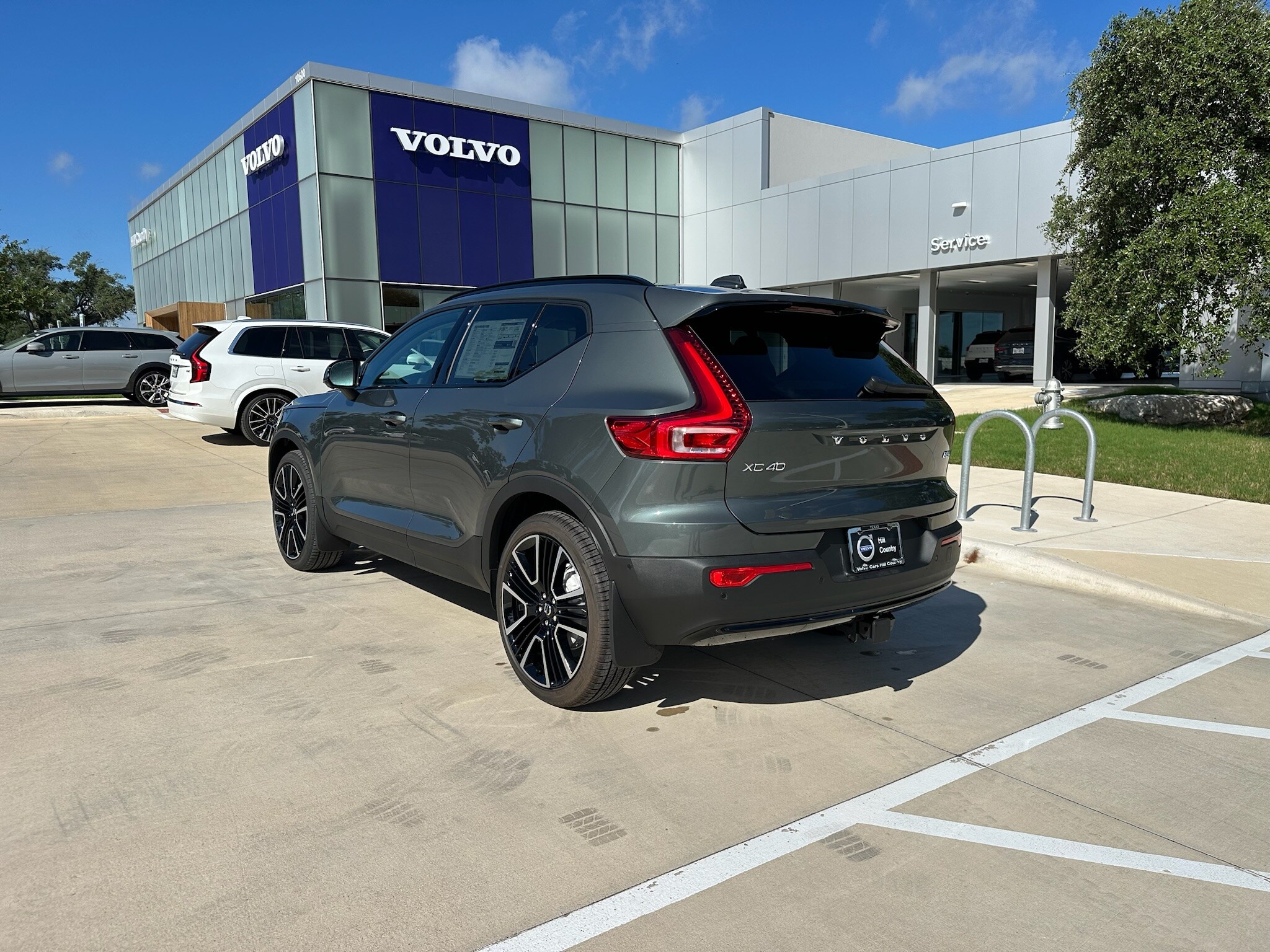 2026 Volvo XC40 photo 3