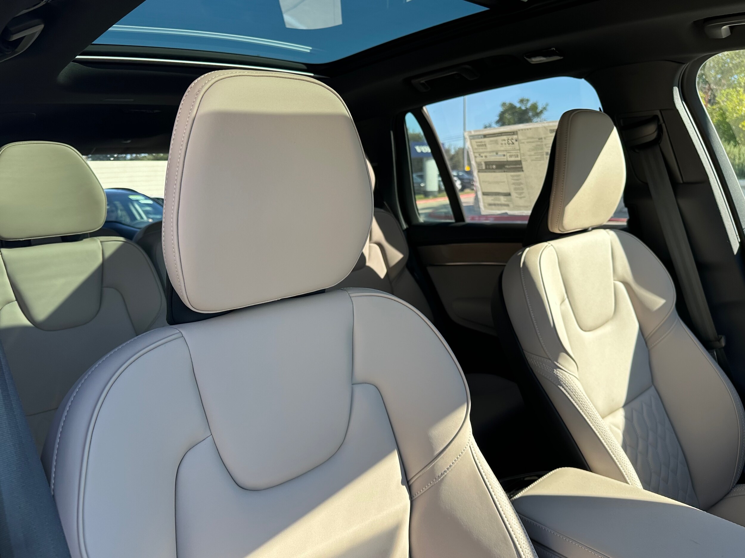 2026 Volvo XC90 Plus - Photo 9