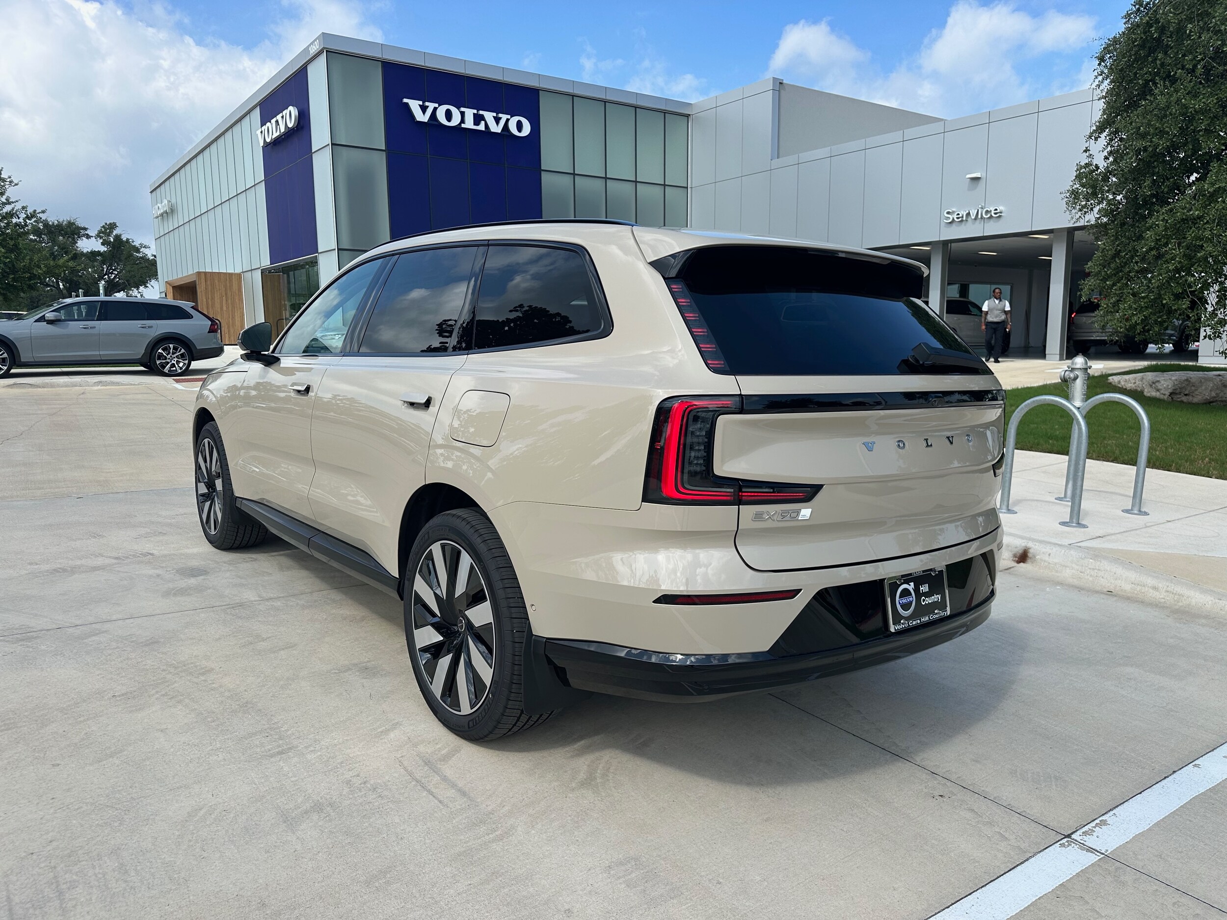 2025 Volvo EX90 Twin Motor Performance Plus photo 3