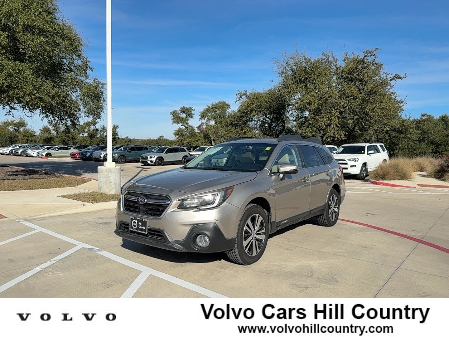 2019 Subaru Outback Limited's photo