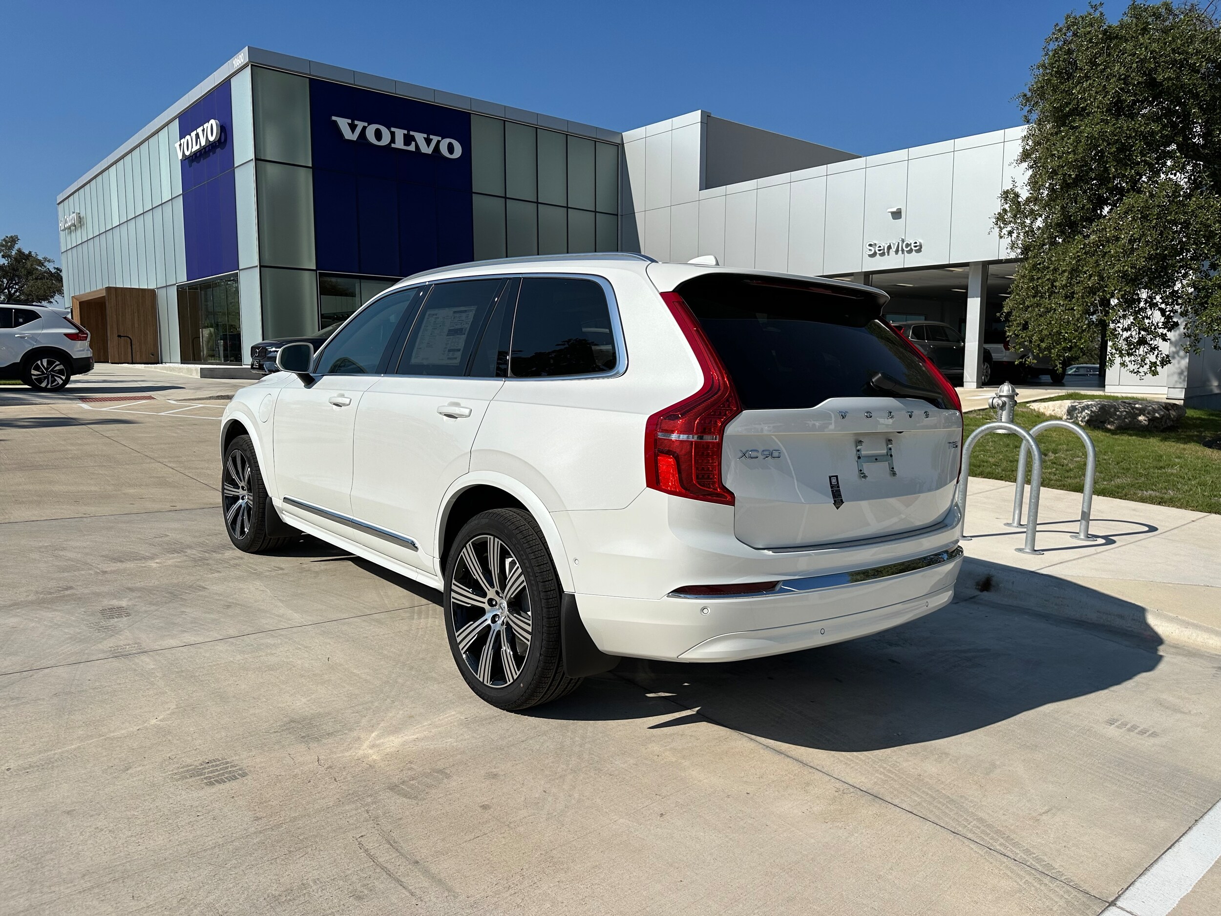 2025 Volvo XC90 T8 Plus photo 4