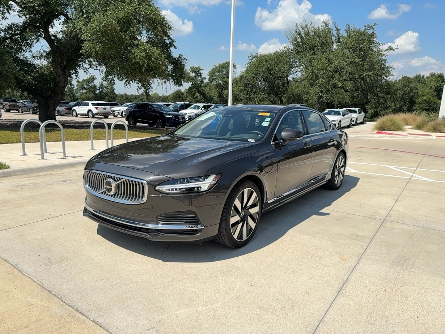 2024 Volvo S90 T8 Ultimate photo 2