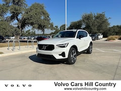 2026 Volvo XC40 B5 Plus AWD SUV 2026 Volvo XC40 B5 Plus AWD SUV