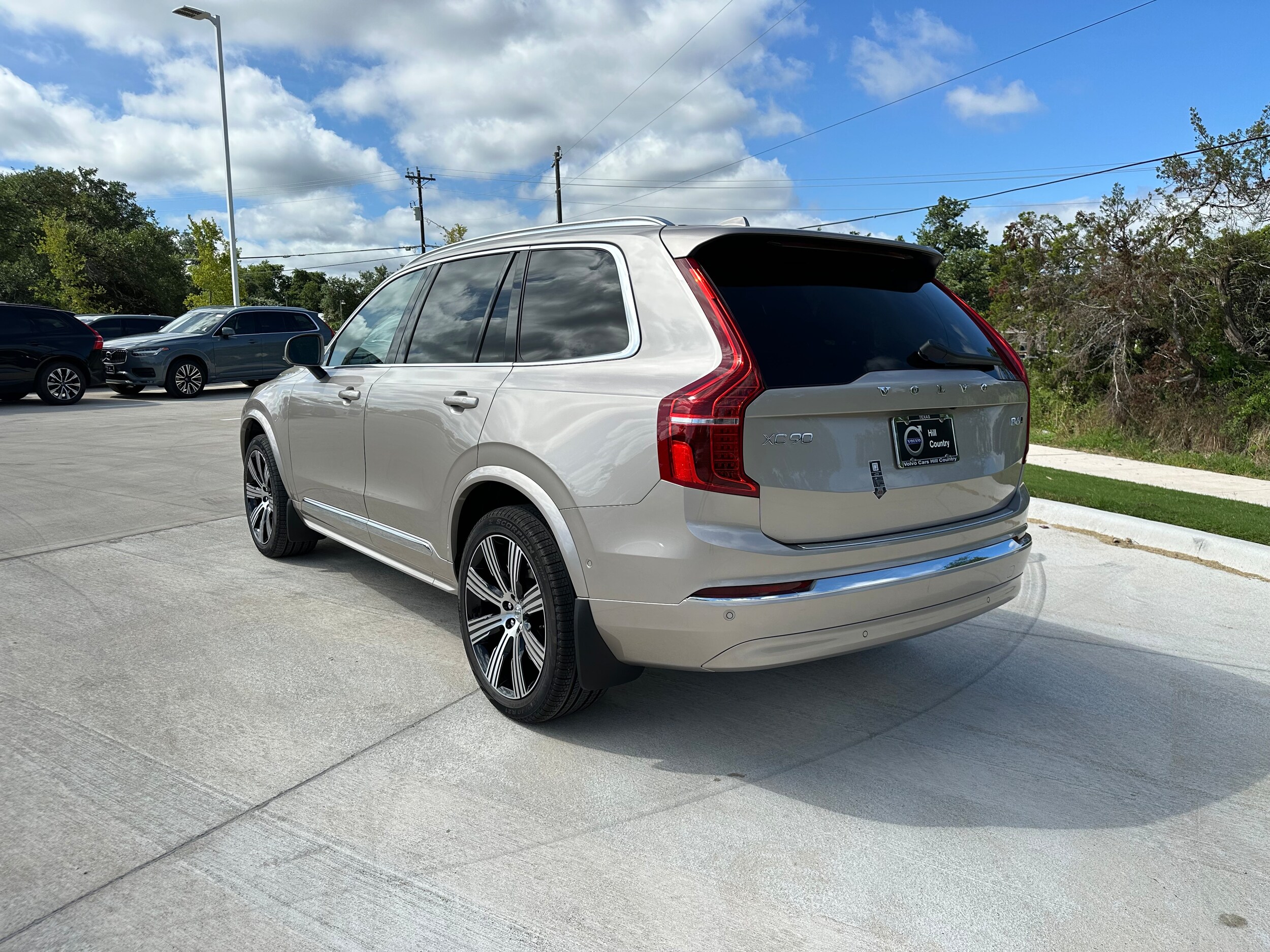 2025 Volvo XC90 Plus photo 4